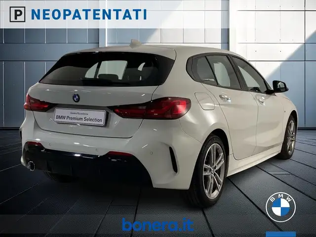 BMW 1 Series view 6