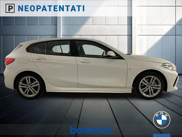 BMW 1 Series view 5