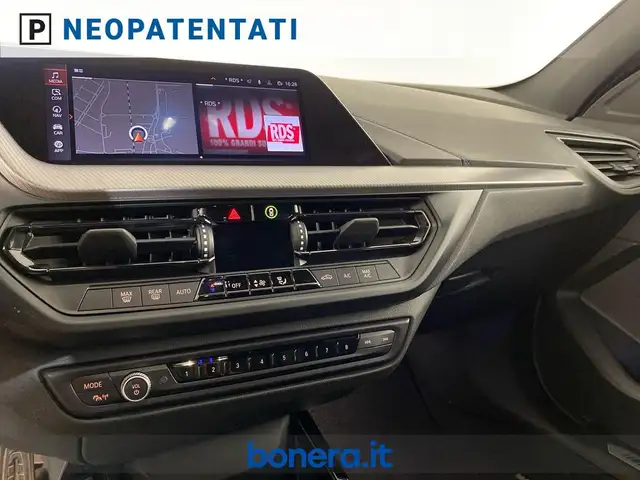 BMW 1 Series view 21
