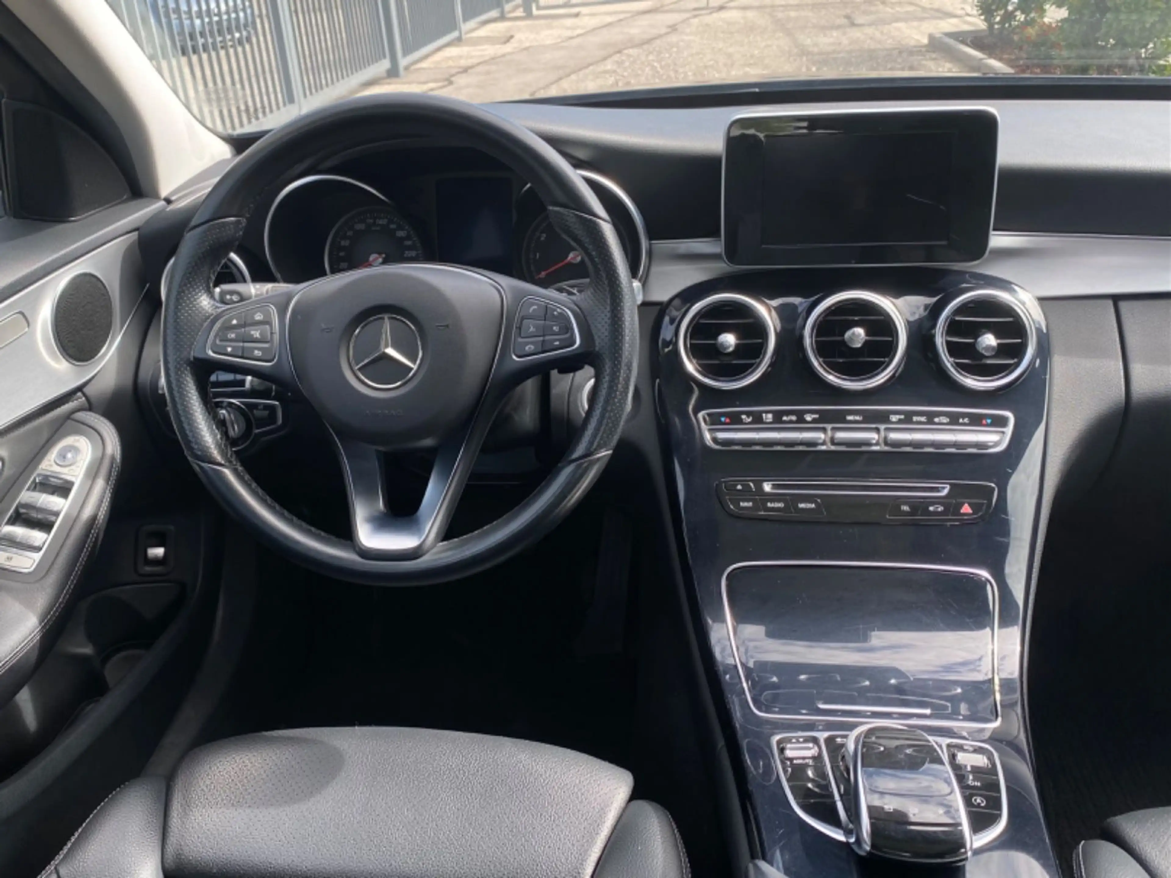 Mercedes-Benz C 180 CGI Limousine Avantgarde *PANO*AUTOMATIK* — photo 10