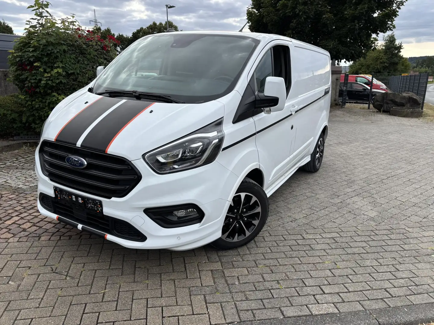 Ford Transit Custom Custom L1 SPORT AHK SHZ PDC NAVI Bi-Xenon Sport Blanc - 2