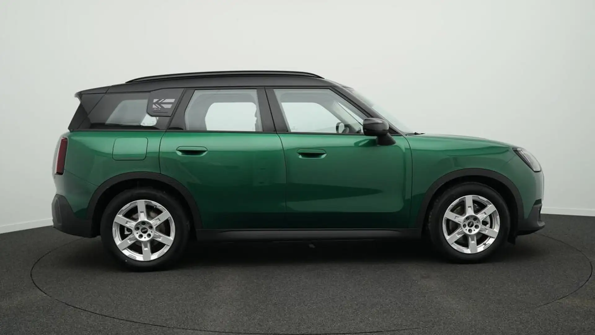 MINI Countryman SE All4 Classic Trim Grün - 2