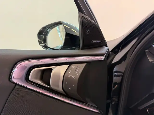 BMW X3 view 12