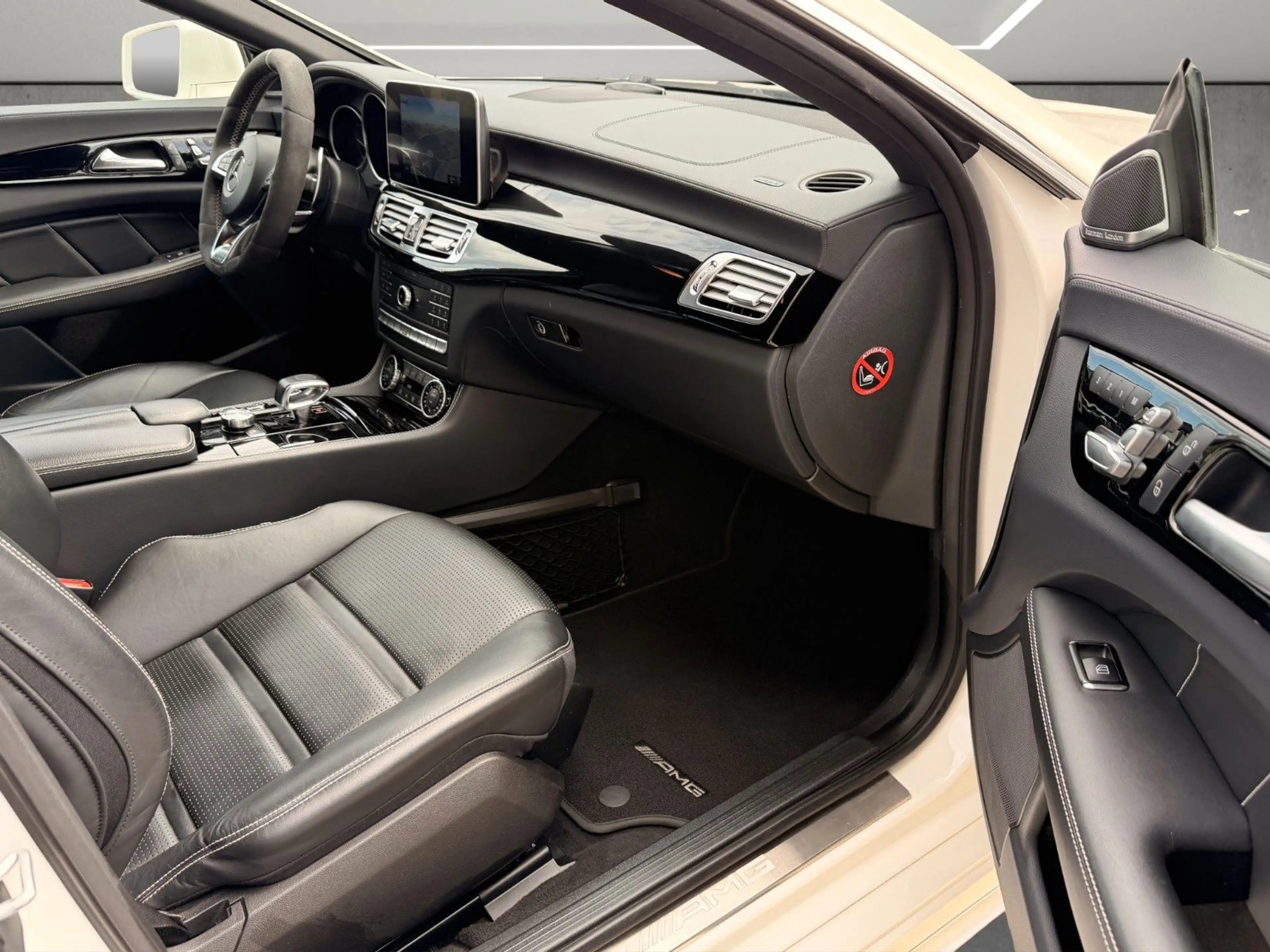 Mercedes-Benz CLS 63 AMG CLS 63 S AMG 4Matic*Comand*ILS LED* AMG Driver's — photo 13