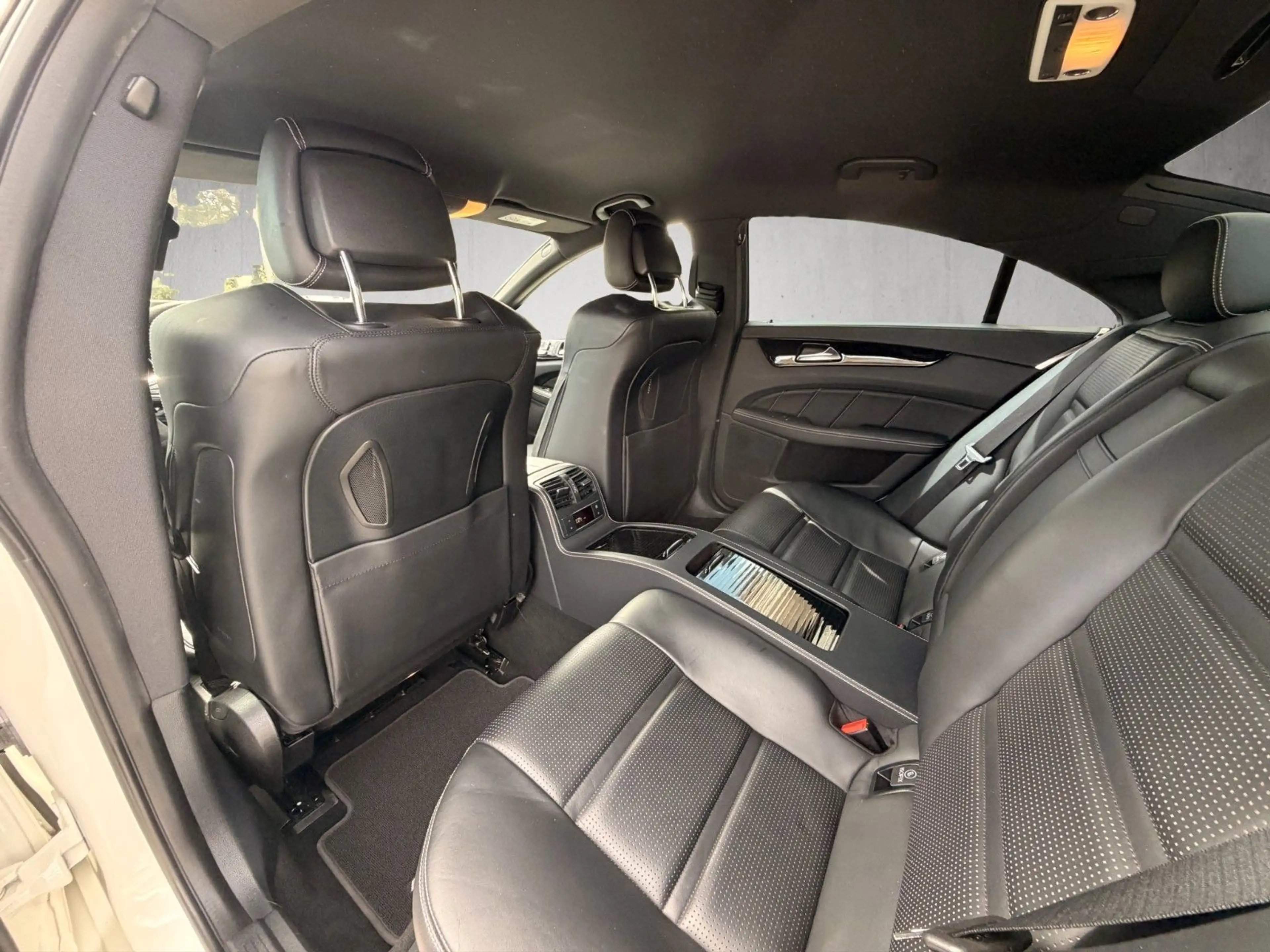 Mercedes-Benz CLS 63 AMG CLS 63 S AMG 4Matic*Comand*ILS LED* AMG Driver's — photo 11