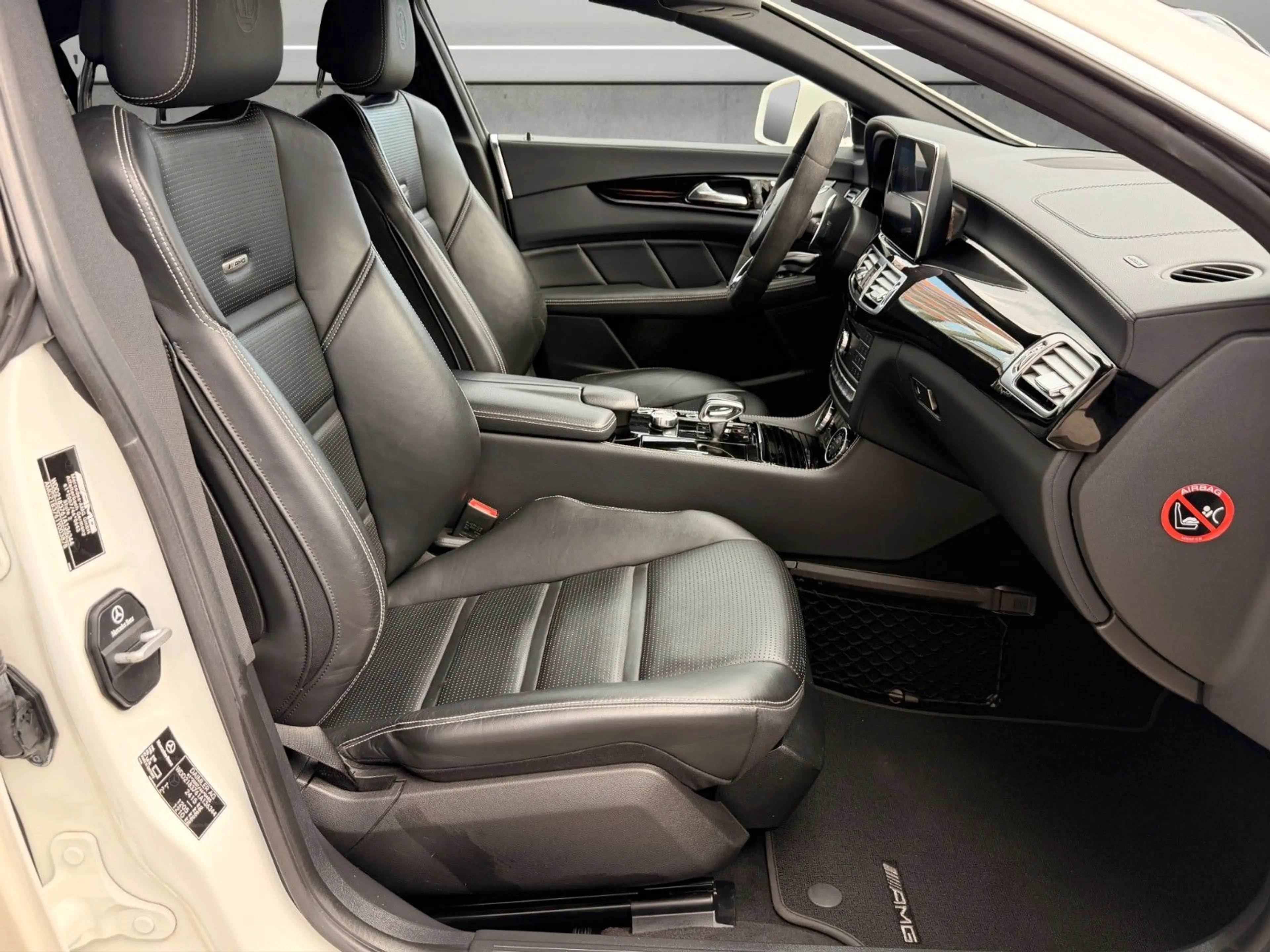 Mercedes-Benz CLS 63 AMG CLS 63 S AMG 4Matic*Comand*ILS LED* AMG Driver's — photo 14