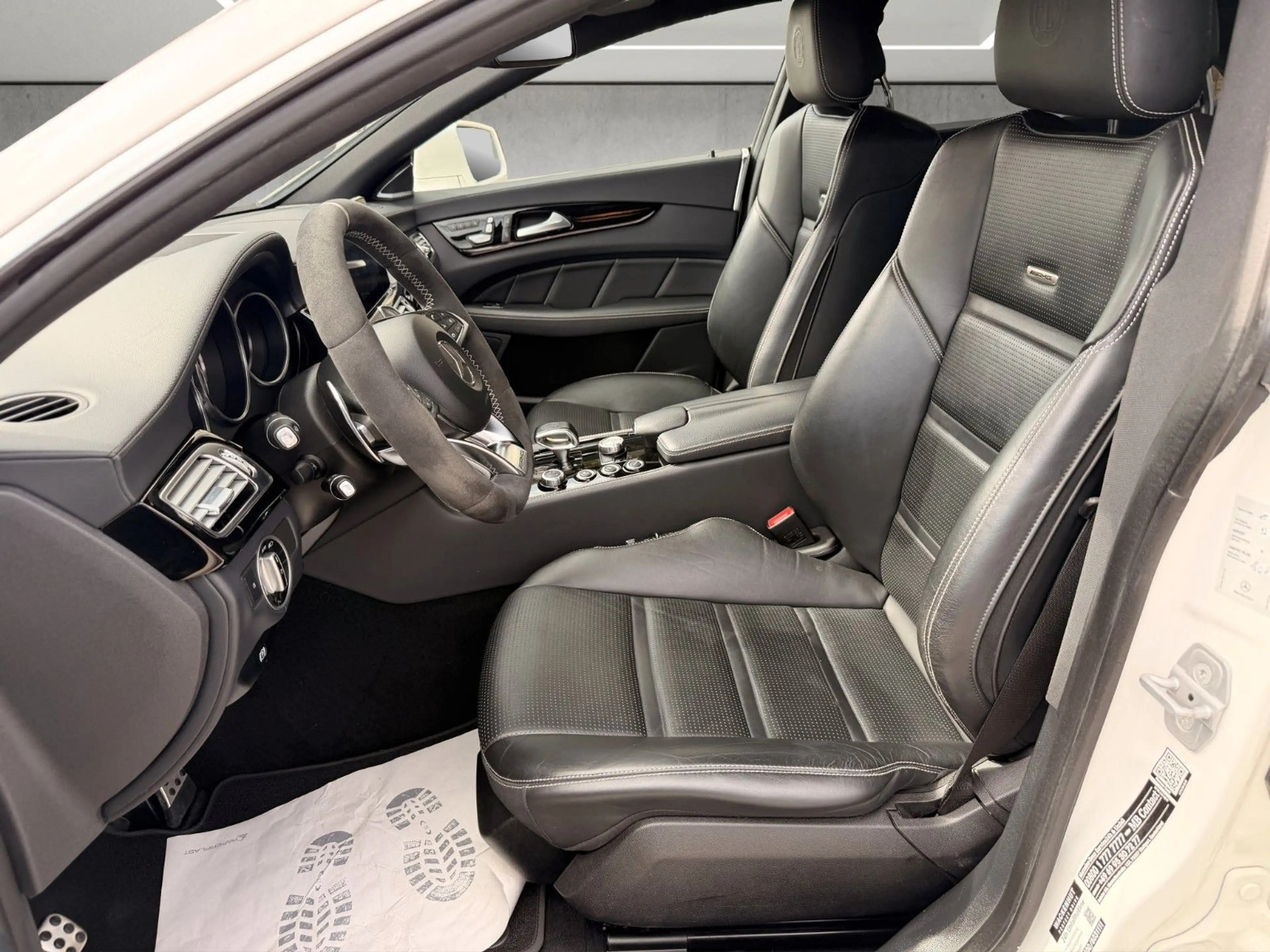 Mercedes-Benz CLS 63 AMG CLS 63 S AMG 4Matic*Comand*ILS LED* AMG Driver's — photo 9