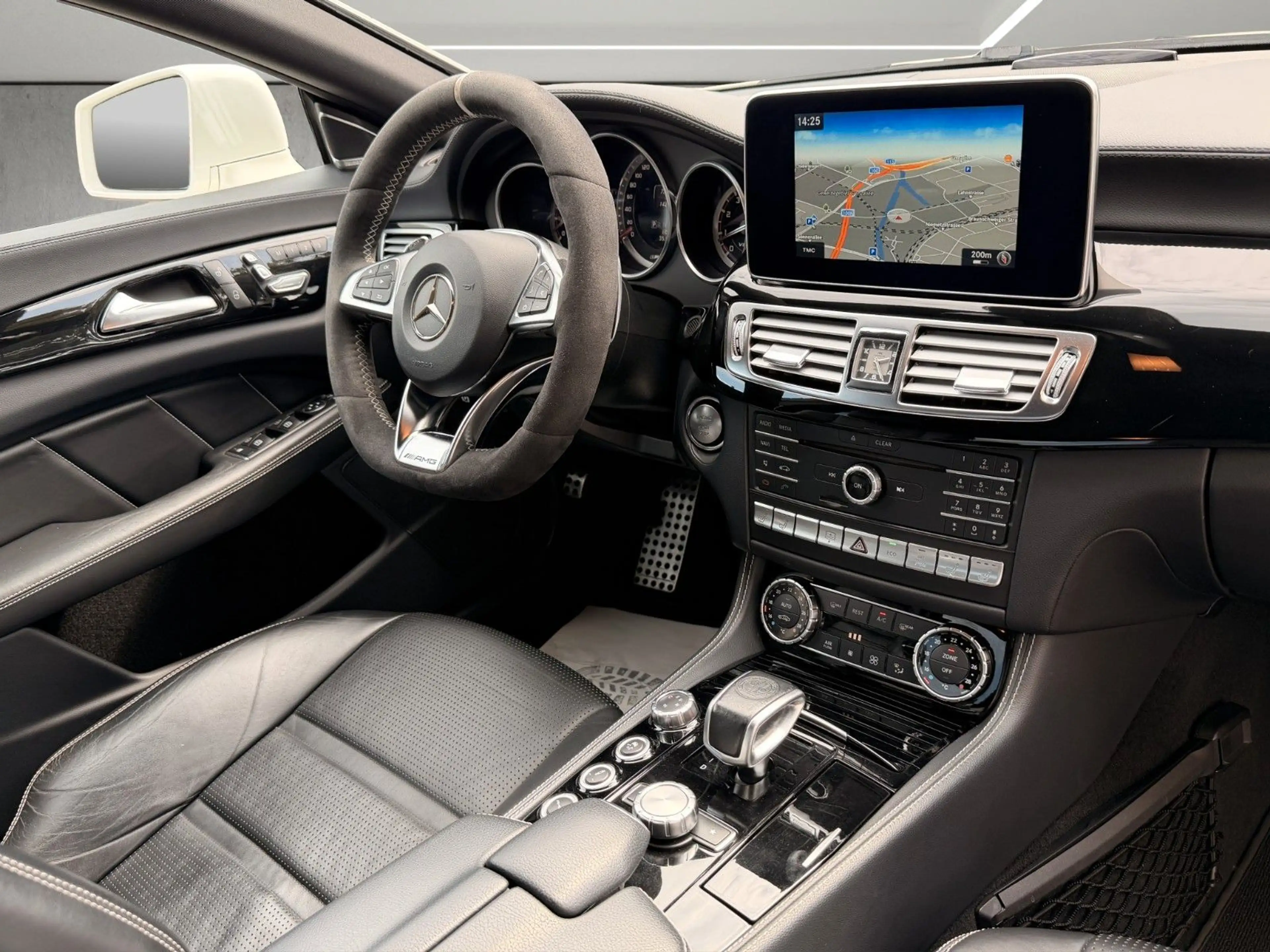 Mercedes-Benz CLS 63 AMG CLS 63 S AMG 4Matic*Comand*ILS LED* AMG Driver's — photo 12
