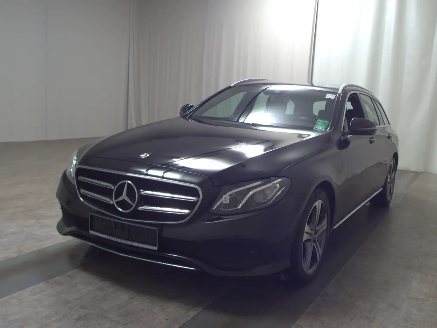 Mercedes-Benz E 350 d T Avantgarde Luft Navi LED Leder COMAND Schwarz - 2