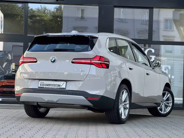 BMW X3 view 2