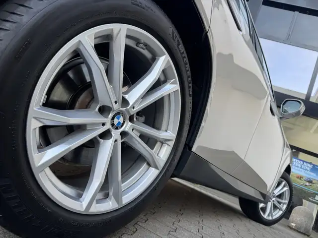 BMW X3 view 4