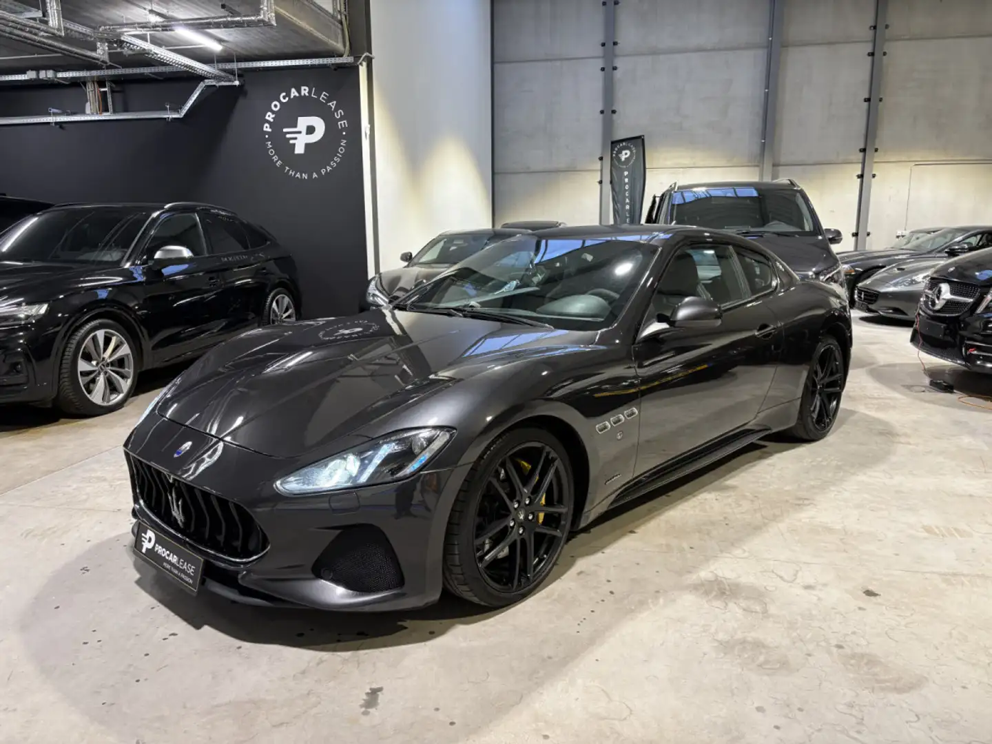 Maserati GranTurismo SPORT Coupe S 4.7 /CARBON/20/VOLL Gris - 1