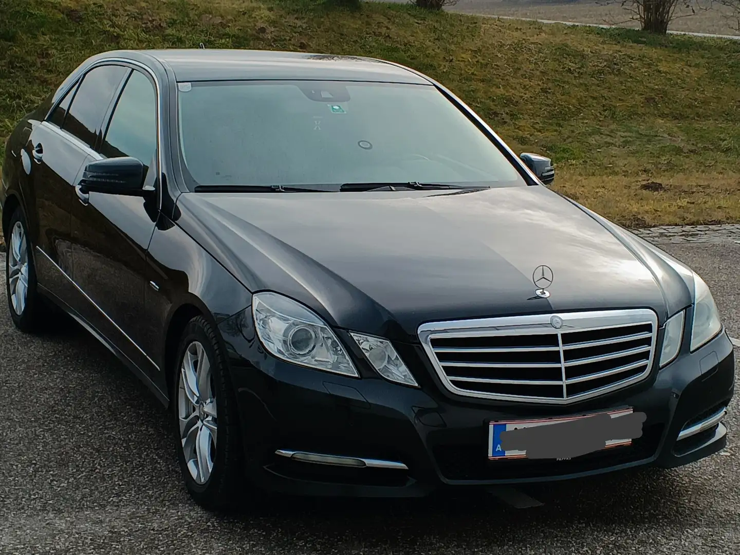 Mercedes-Benz E 250 Avantgarde BlueEfficiency CDI Aut. Schwarz - 2