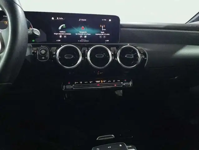 Mercedes-Benz CLA view 10