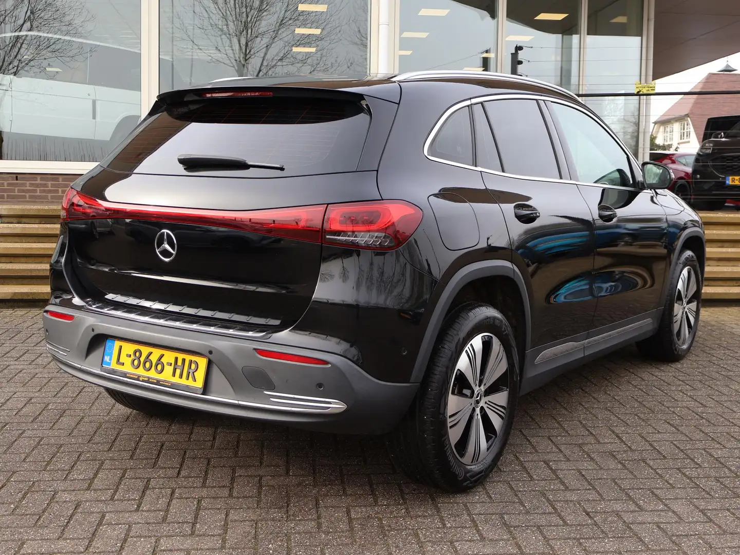 Mercedes-Benz EQA 250 LUXURY 67 kWh SOH 96% + PANORAMA | CAMERA | SFEERV Noir - 2