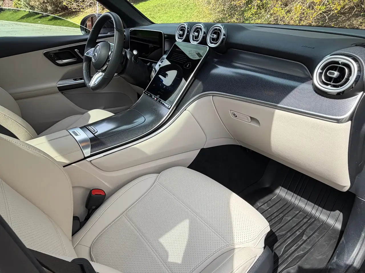 Mercedes-Benz GLC снимка Mercedes-Benz GLC