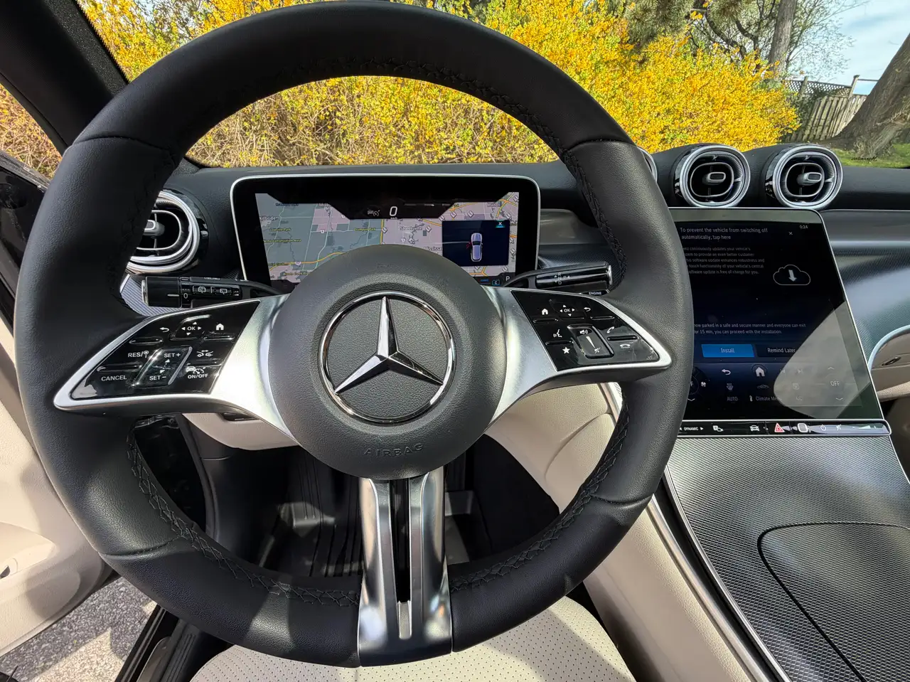 Mercedes-Benz GLC снимка Mercedes-Benz GLC