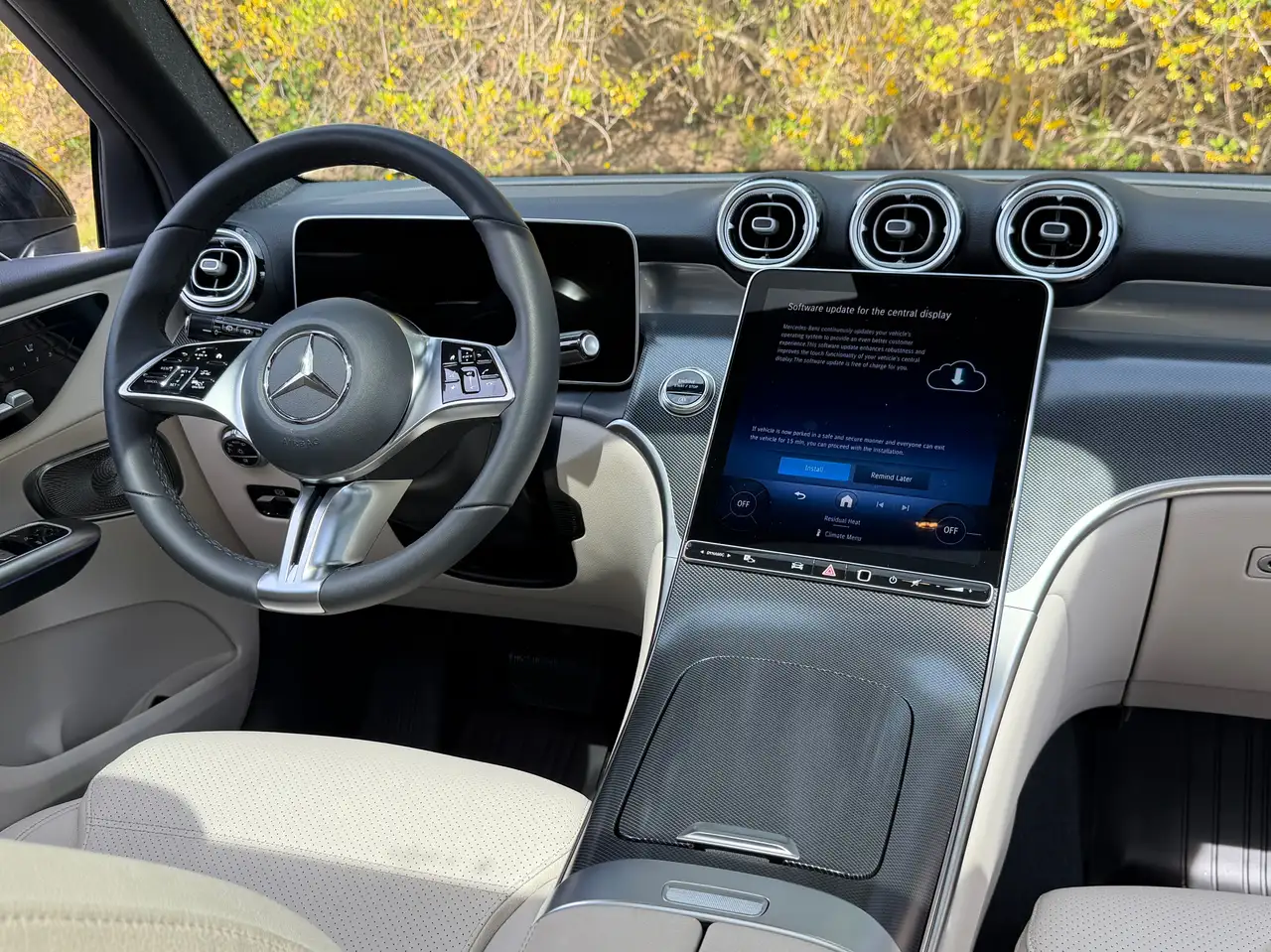 Mercedes-Benz GLC снимка Mercedes-Benz GLC