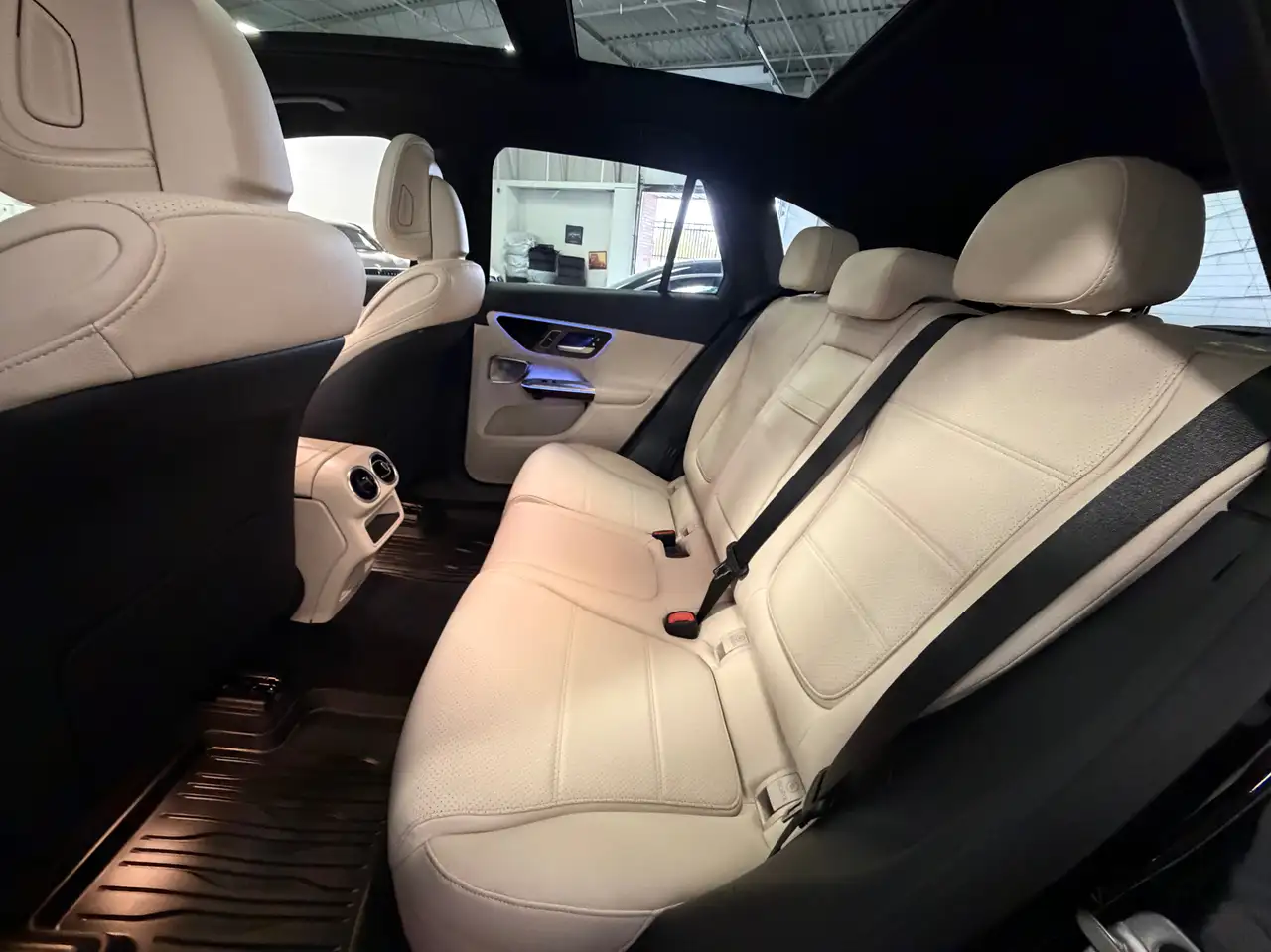 Mercedes-Benz GLC снимка Mercedes-Benz GLC