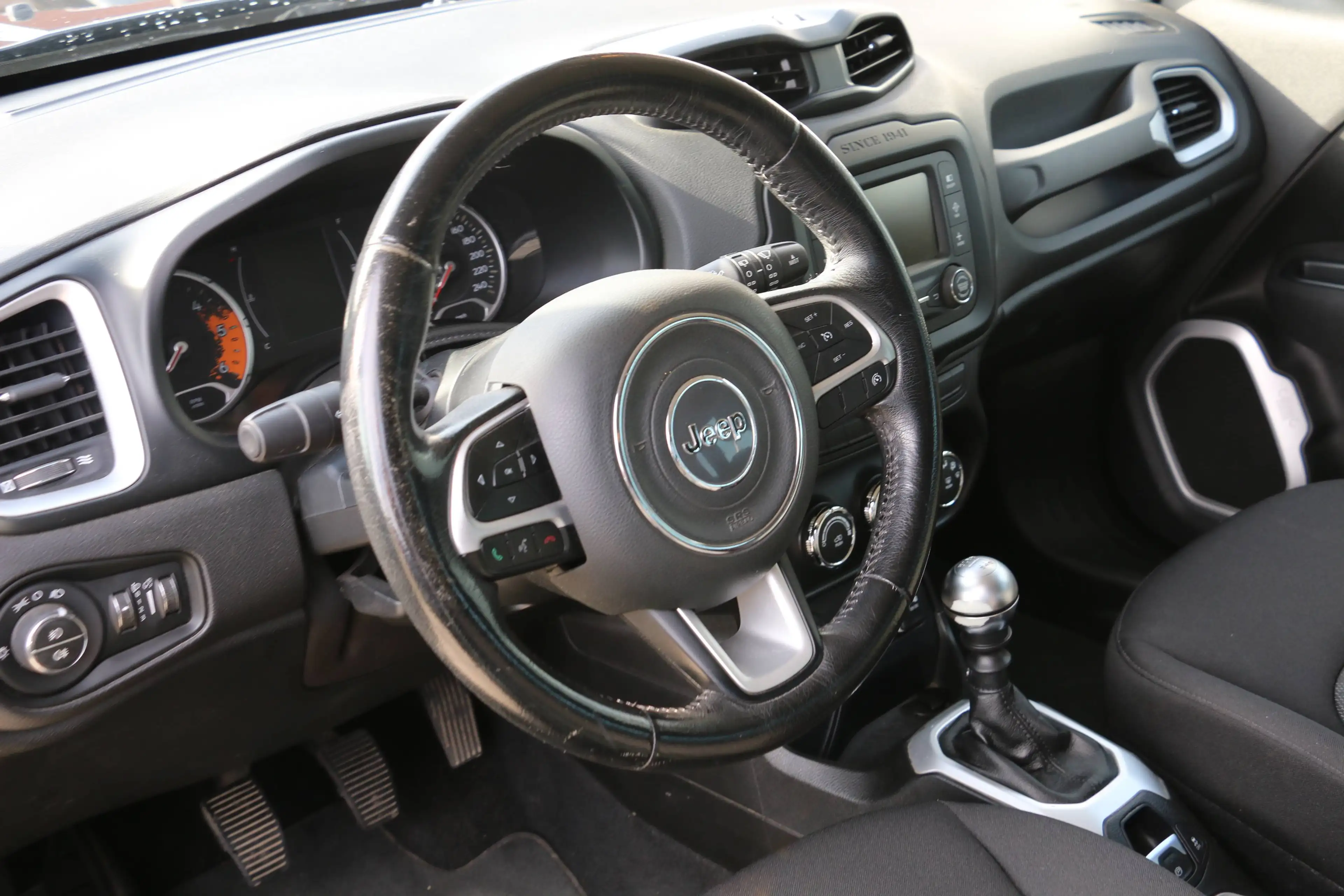 Jeep Renegade Renegade 1.6 MJD 4x2 Longitude + 1 JAAR GARANTIRE TRAXIO — photo 12