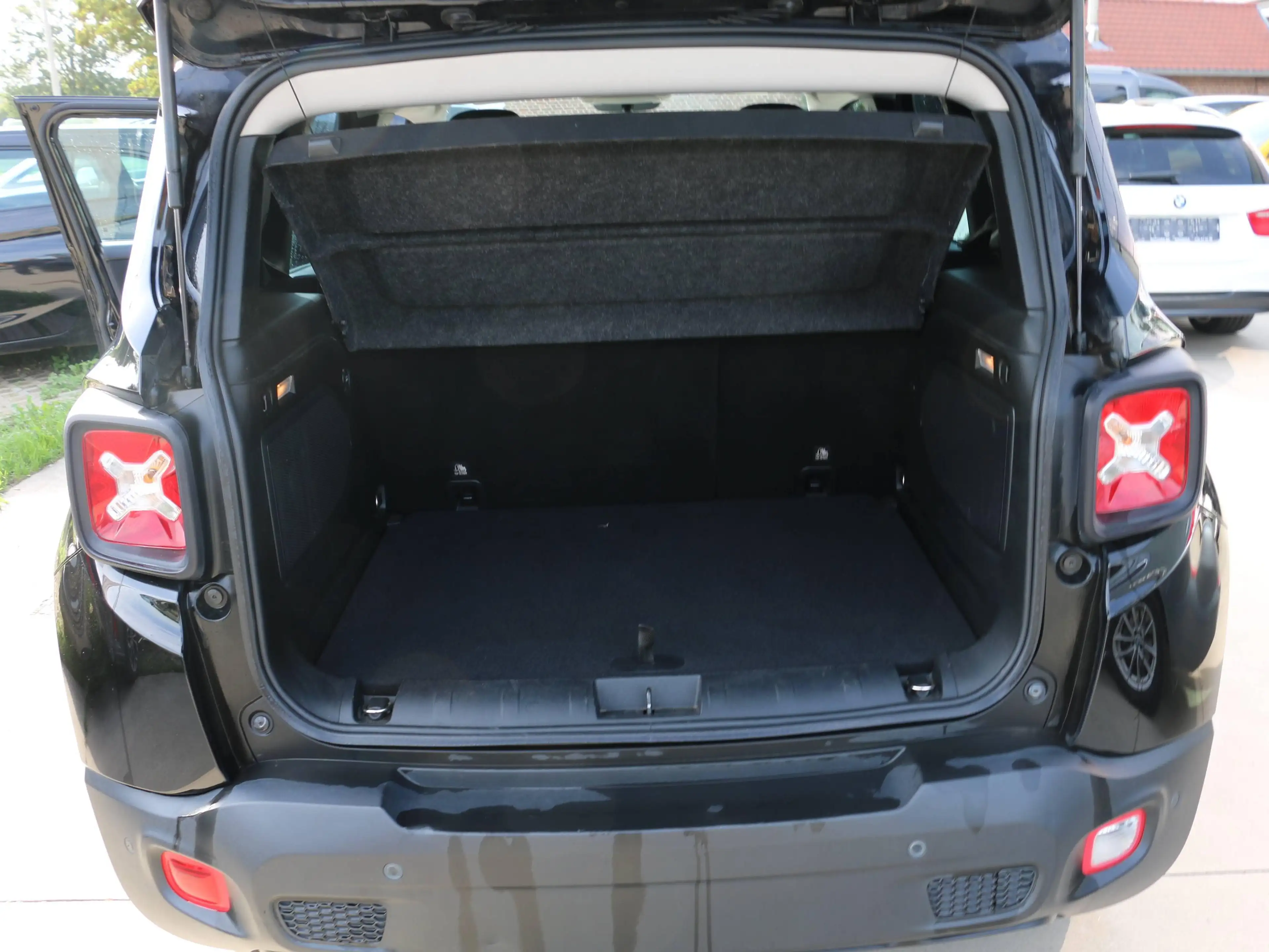 Jeep Renegade Renegade 1.6 MJD 4x2 Longitude + 1 JAAR GARANTIRE TRAXIO — photo 11