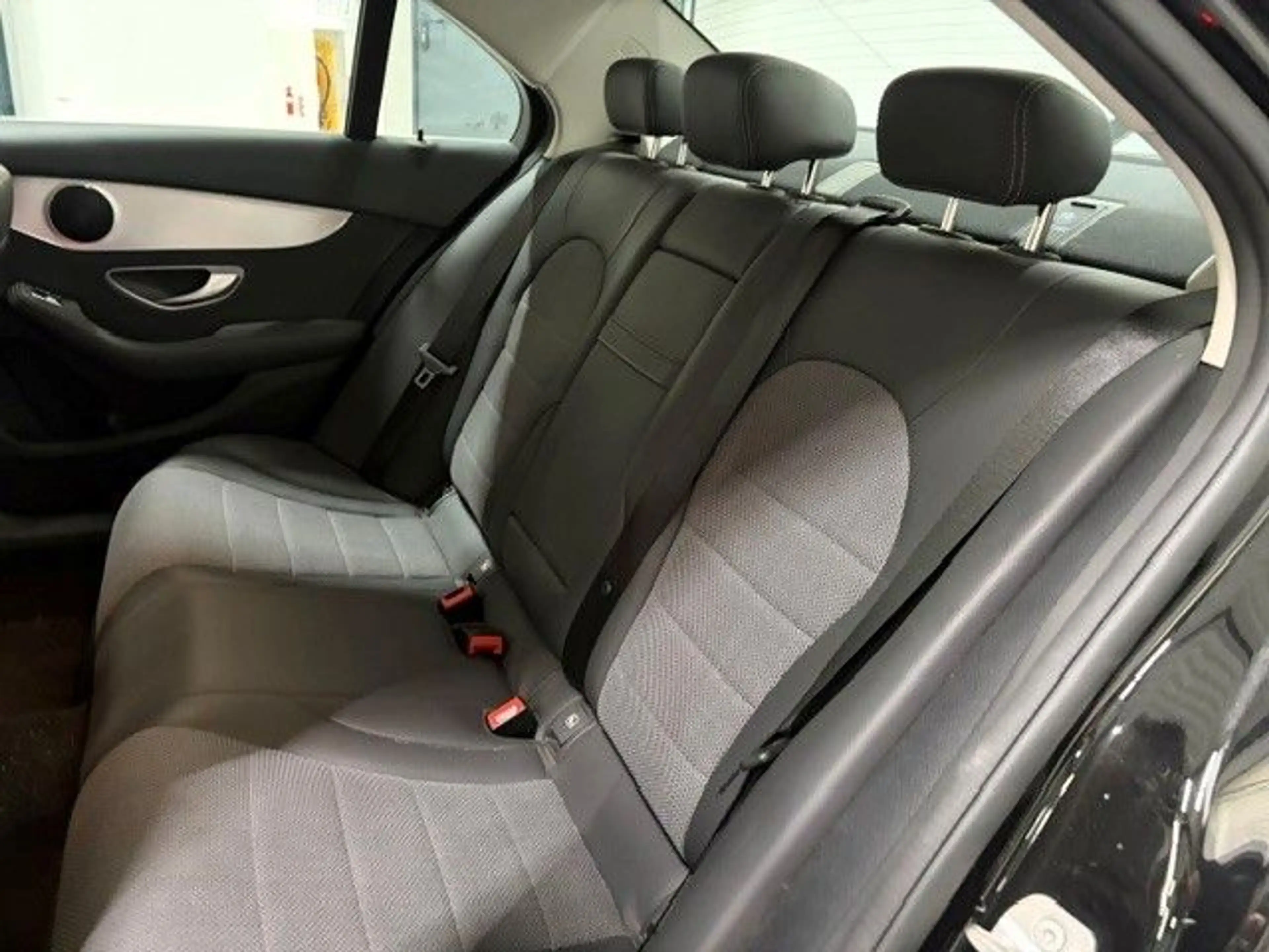 Mercedes-Benz C 300 e - LED, Sitzheizung, Klimaautomatik, Nav — photo 14