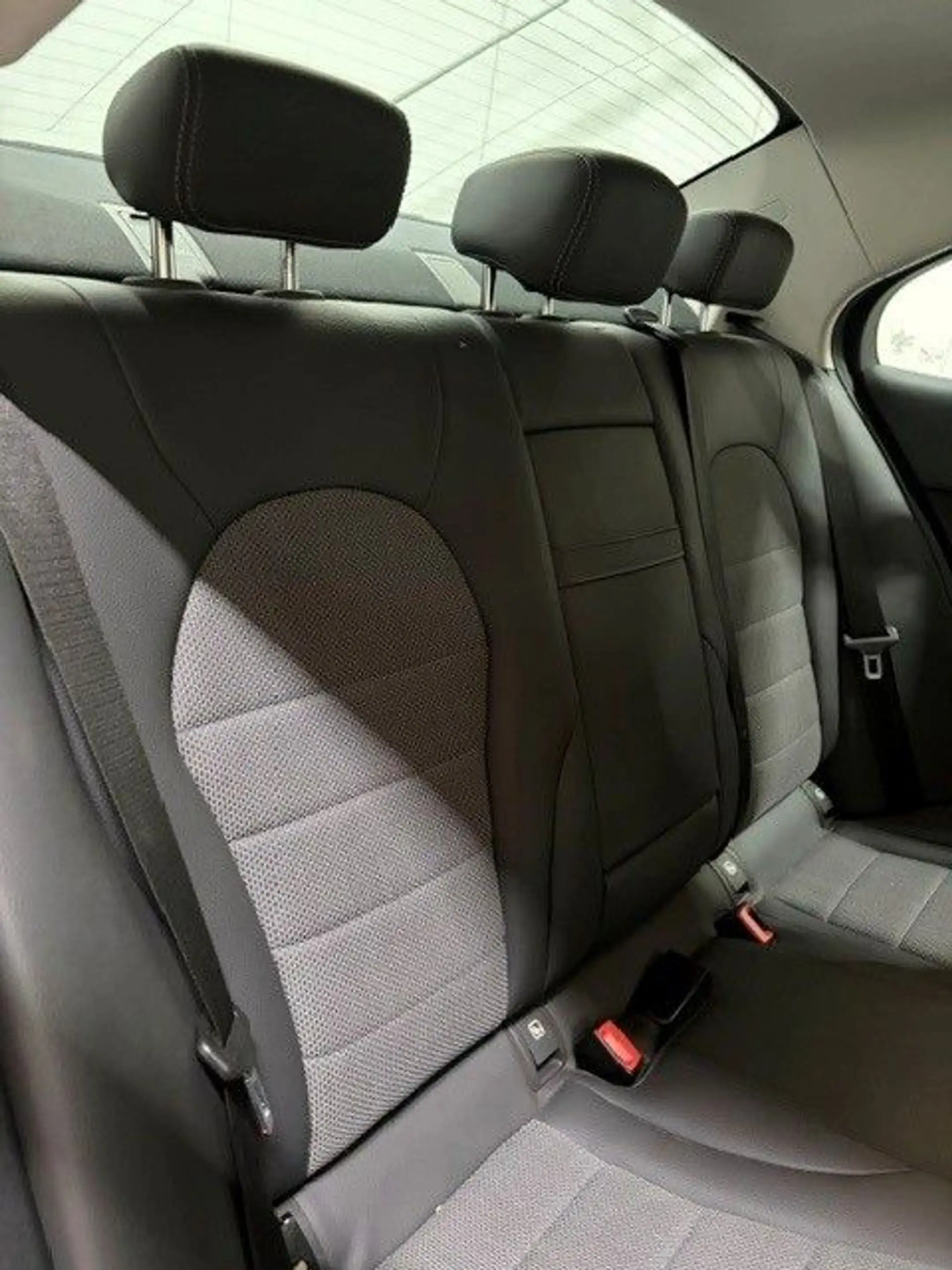 Mercedes-Benz C 300 e - LED, Sitzheizung, Klimaautomatik, Nav — photo 11