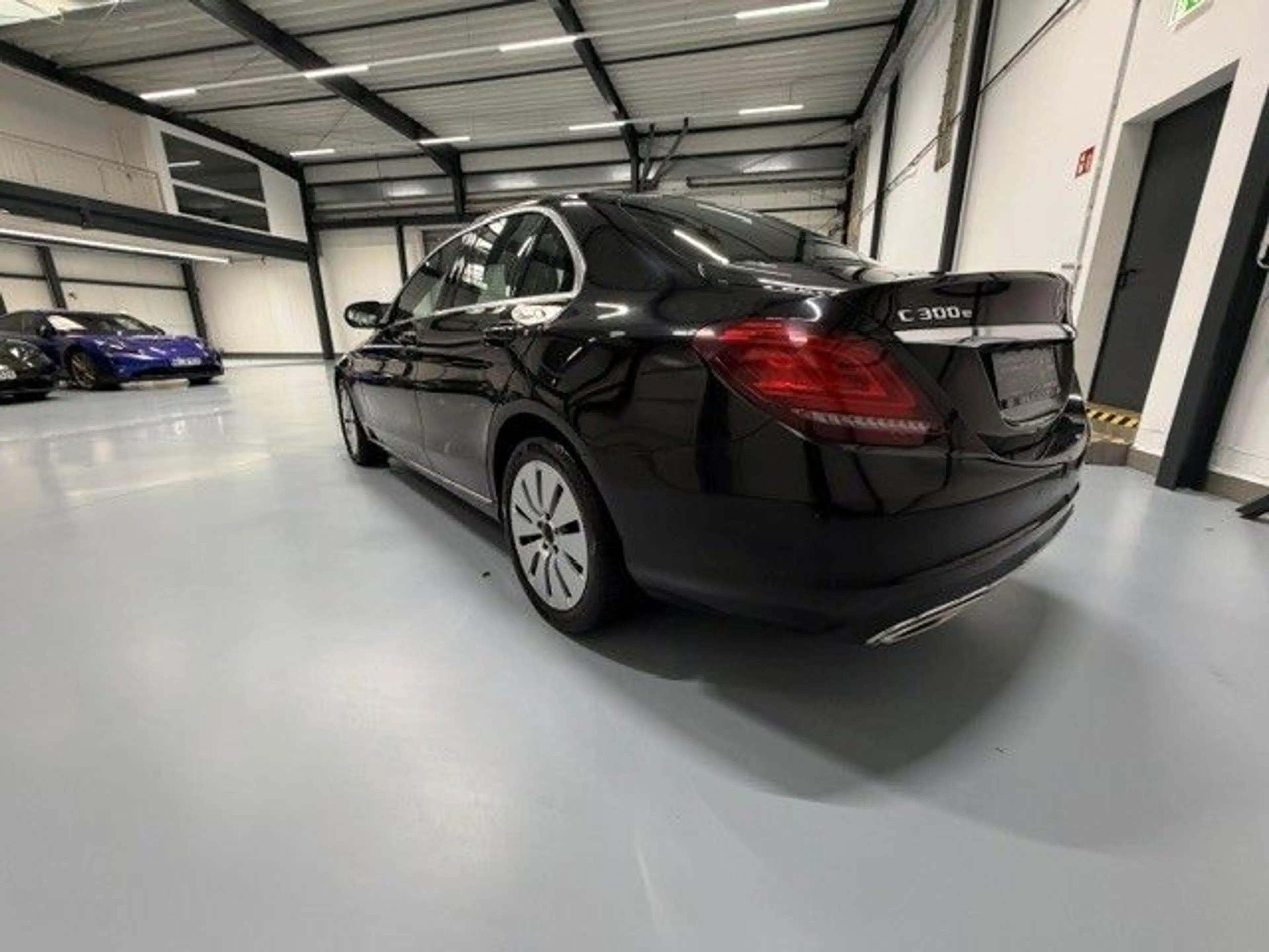 Mercedes-Benz C 300 e - LED, Sitzheizung, Klimaautomatik, Nav — photo 4