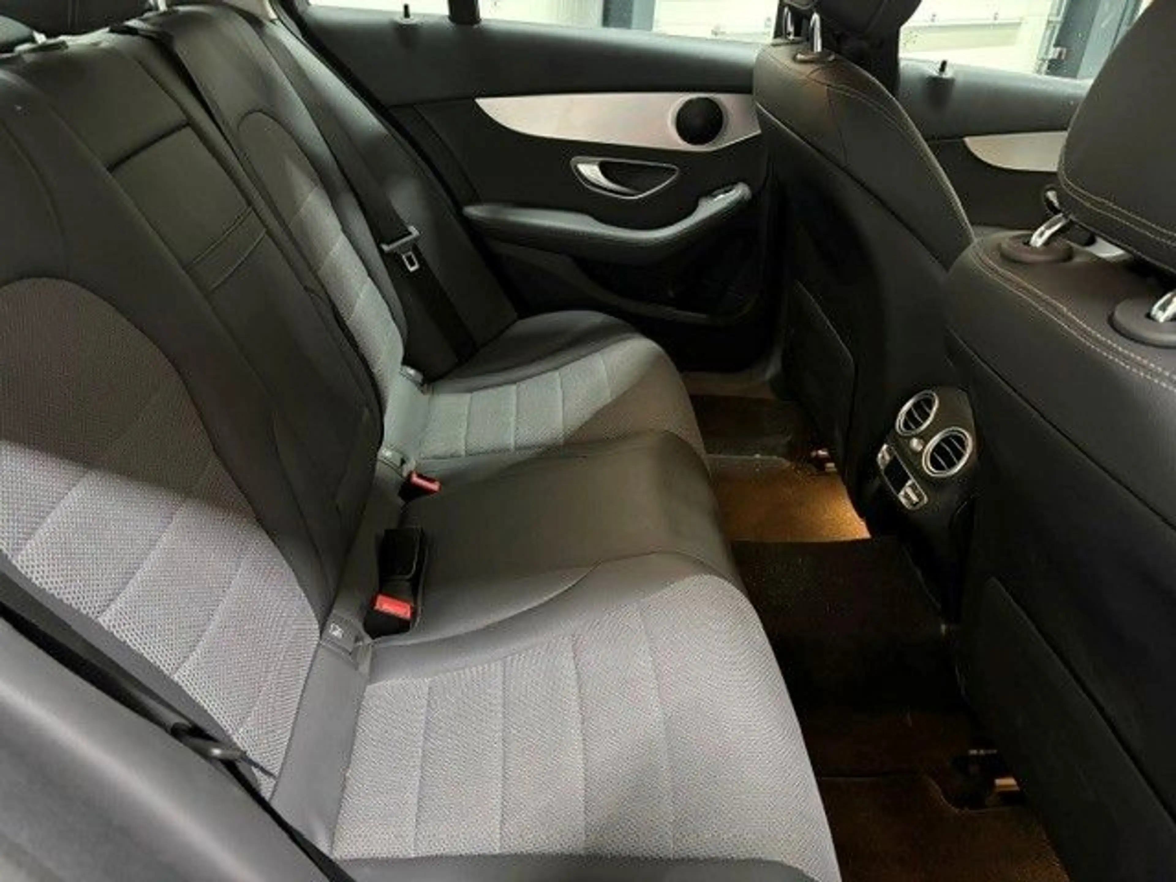 Mercedes-Benz C 300 e - LED, Sitzheizung, Klimaautomatik, Nav — photo 10