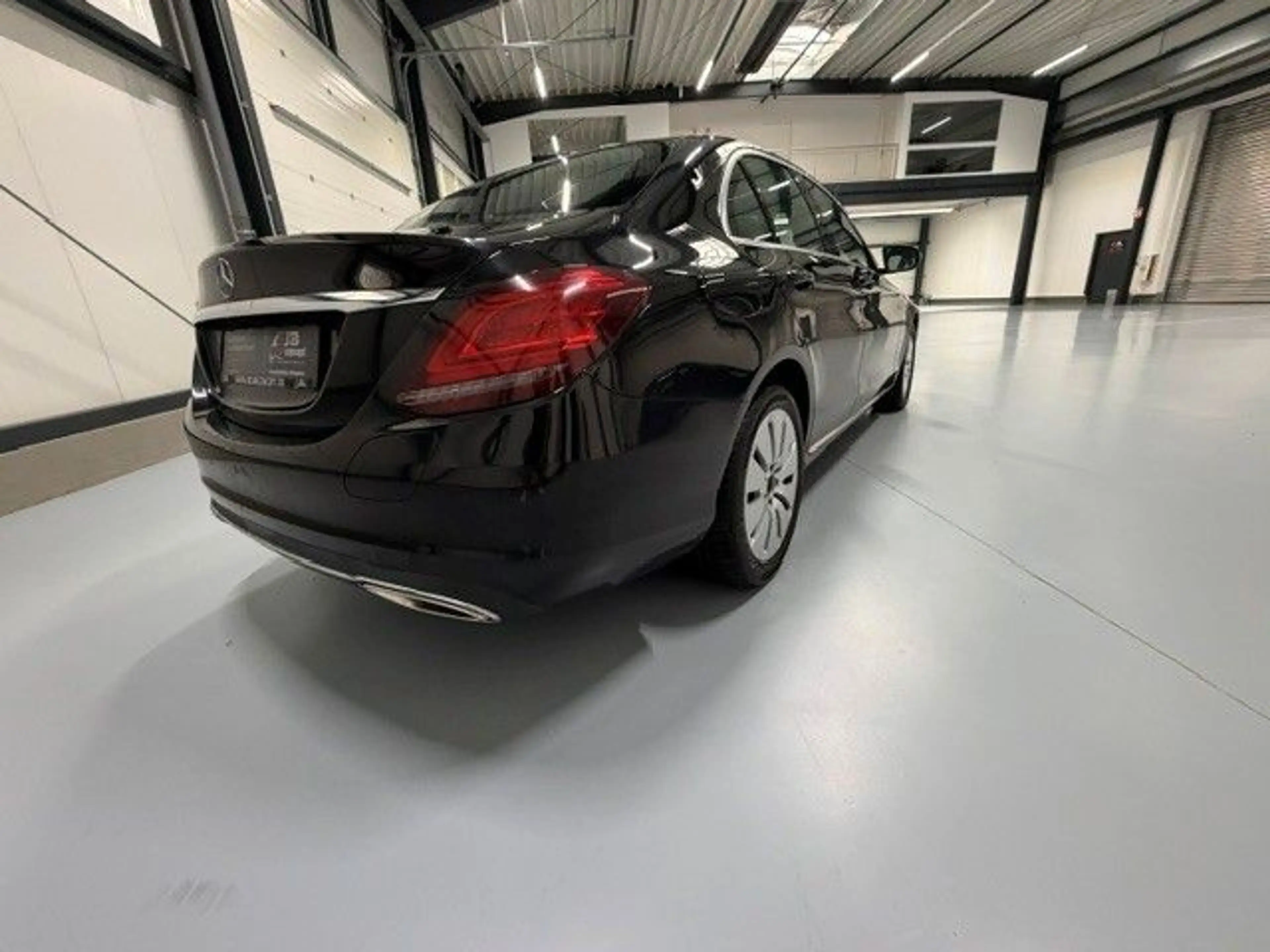 Mercedes-Benz C 300 e - LED, Sitzheizung, Klimaautomatik, Nav — photo 6
