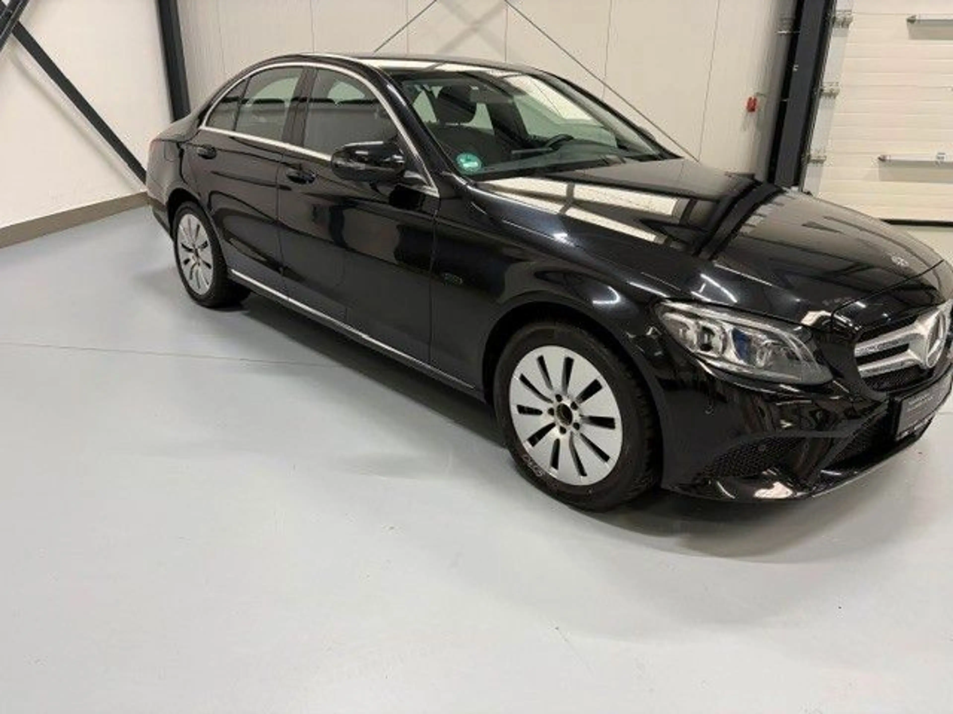 Mercedes-Benz C 300 e - LED, Sitzheizung, Klimaautomatik, Nav — photo 8
