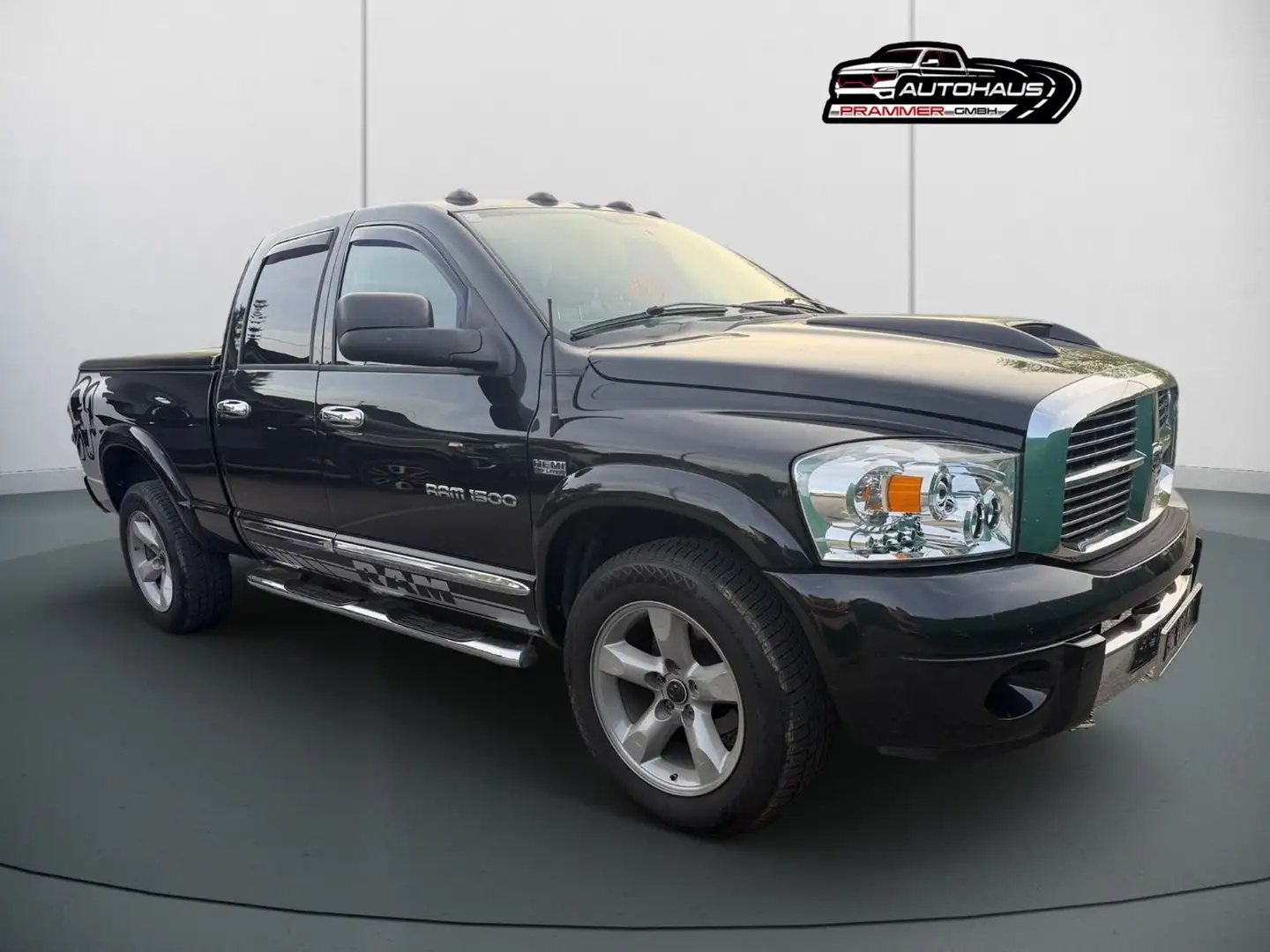 Dodge RAM Laramie 5,7l V8 Schwarz - 2