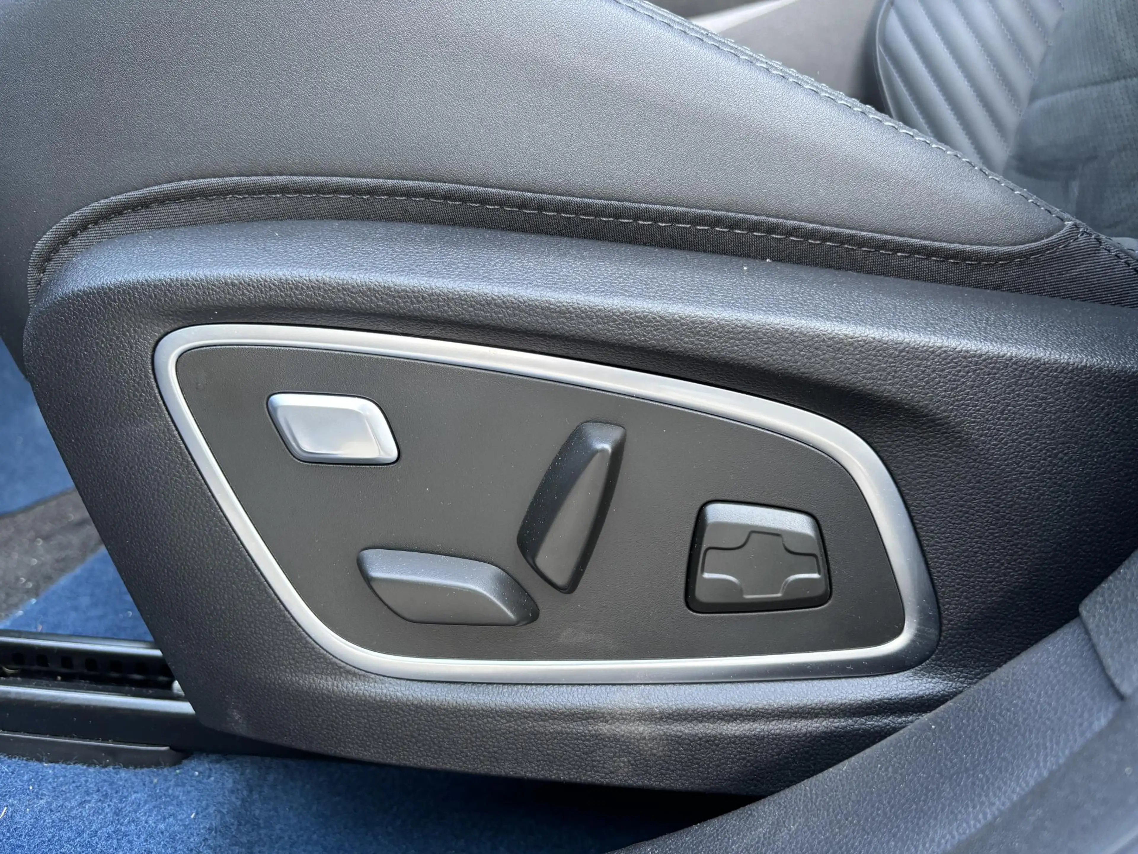 Renault Rafale 1.2 E-Tech 4x4 plug-in hybrid 300 atelier Alpine F — photo 8