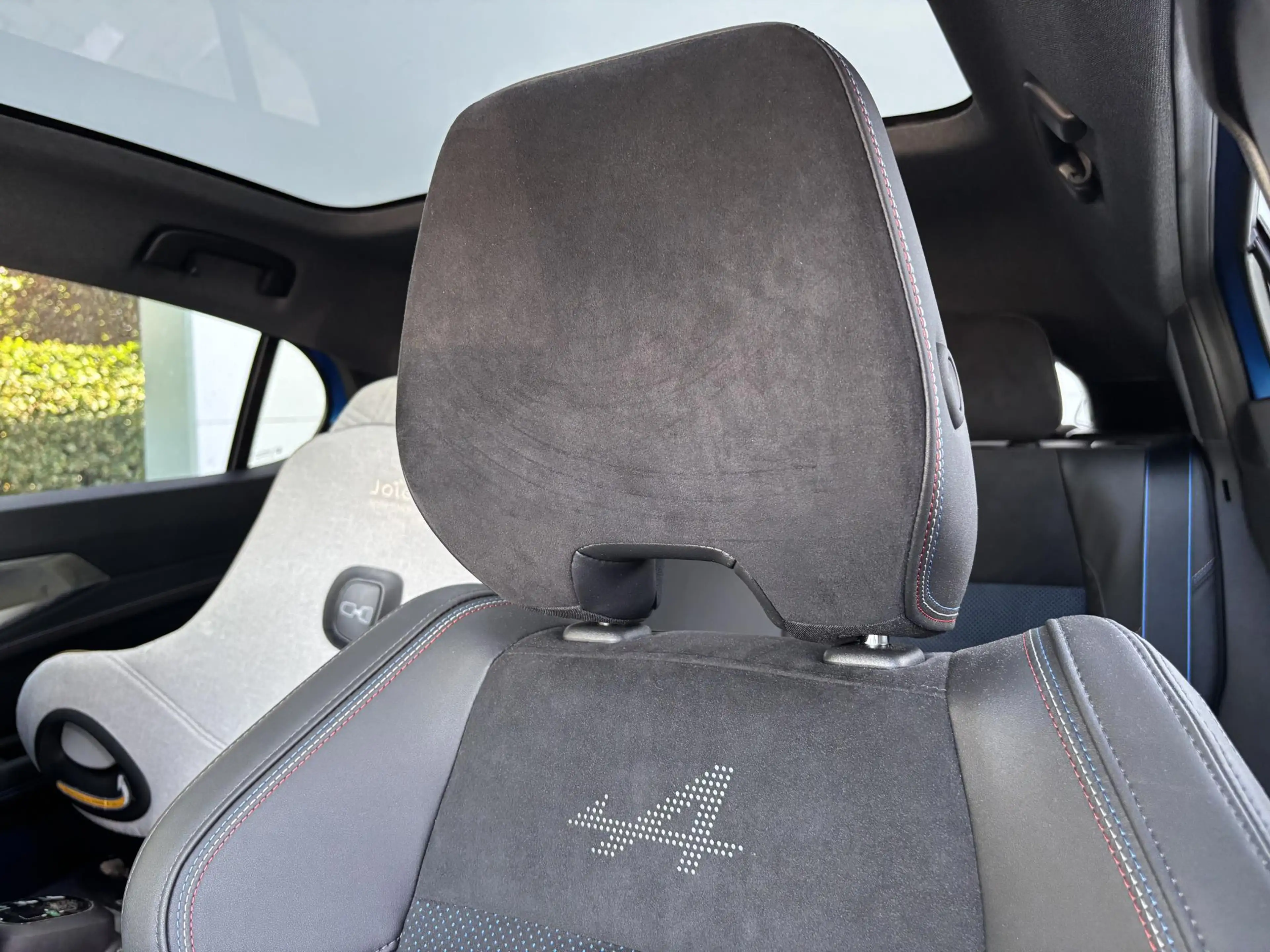 Renault Rafale 1.2 E-Tech 4x4 plug-in hybrid 300 atelier Alpine F — photo 31