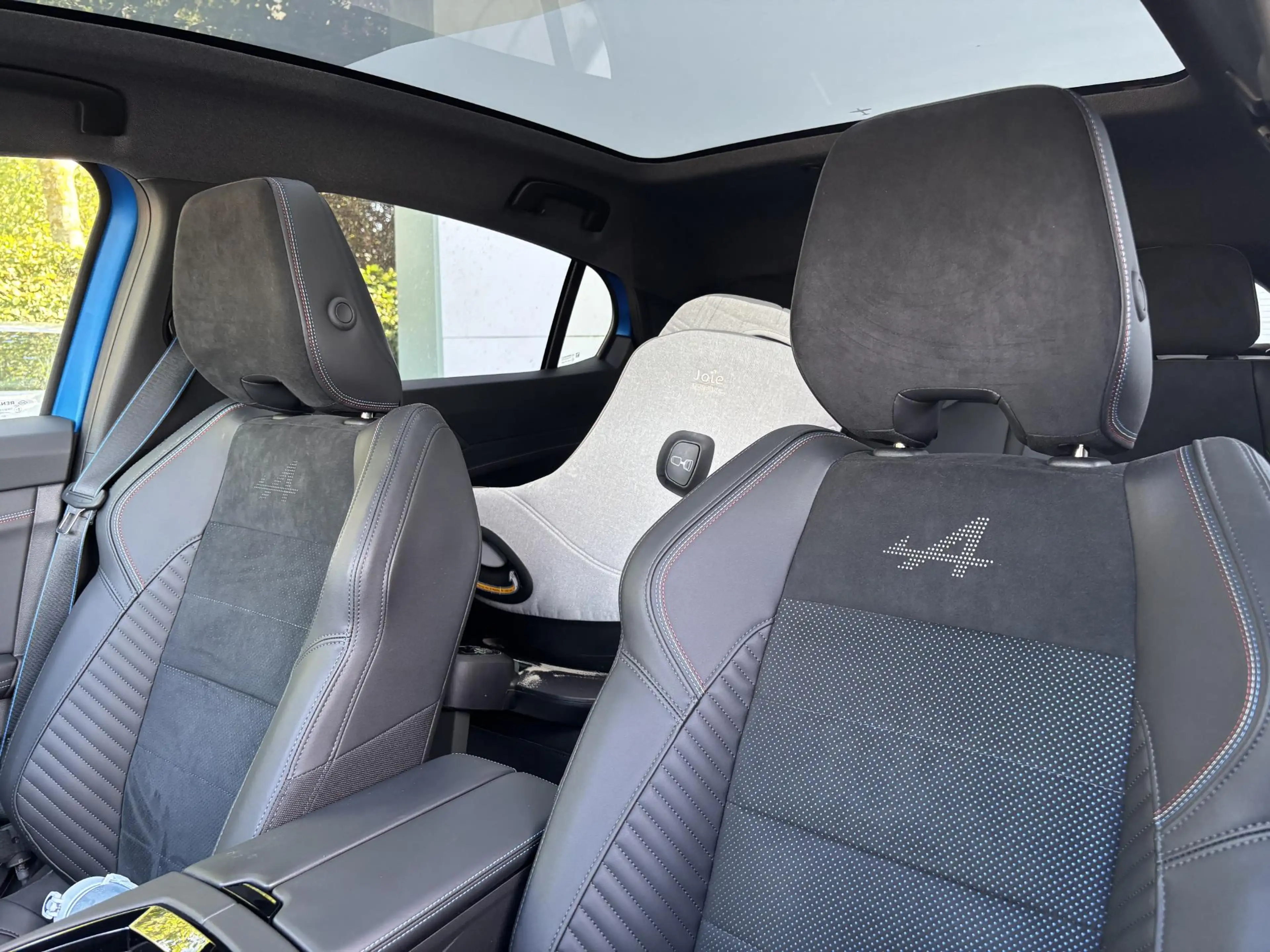 Renault Rafale 1.2 E-Tech 4x4 plug-in hybrid 300 atelier Alpine F — photo 7
