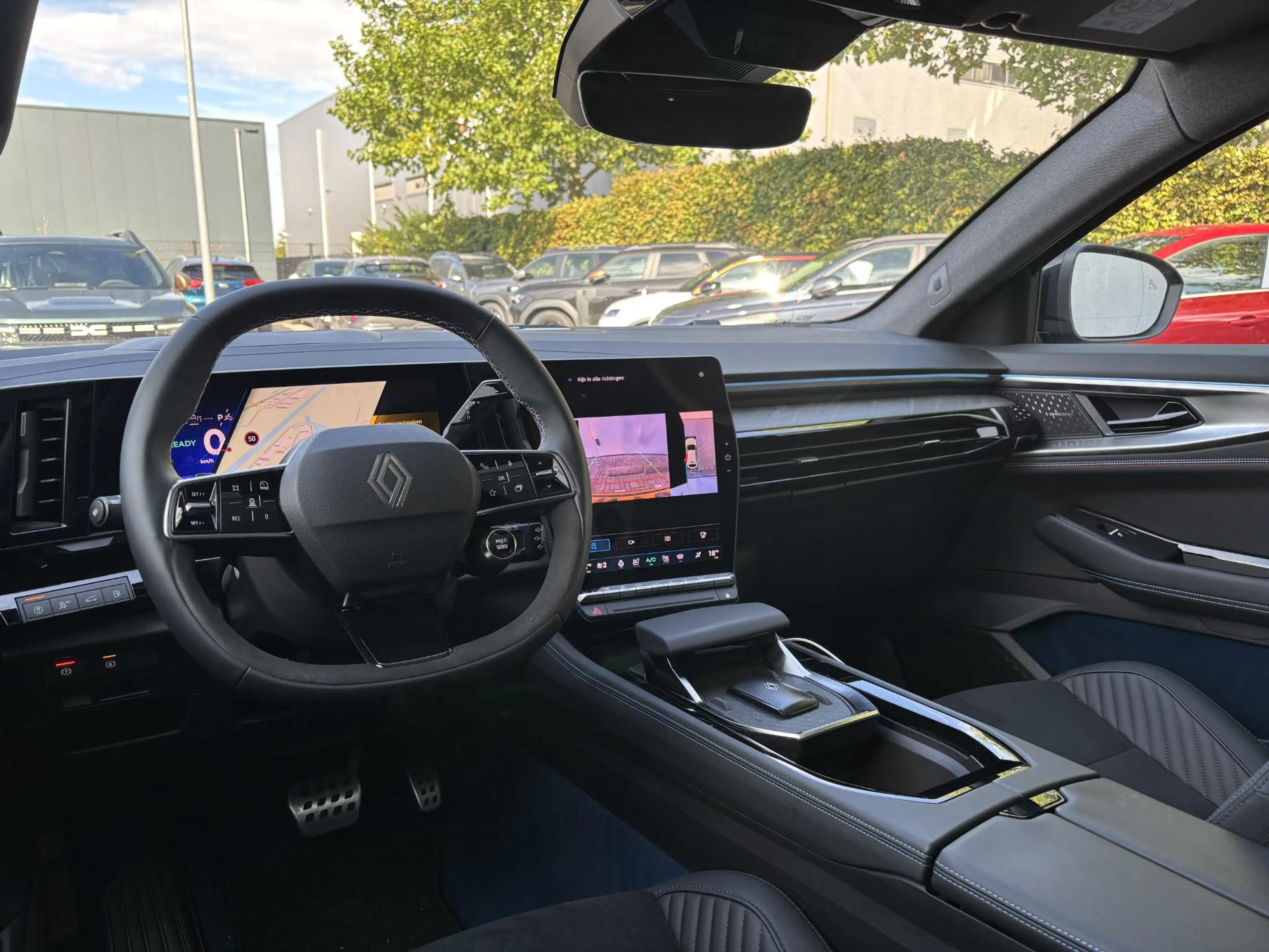 Renault Rafale 1.2 E-Tech 4x4 plug-in hybrid 300 atelier Alpine F — photo 28
