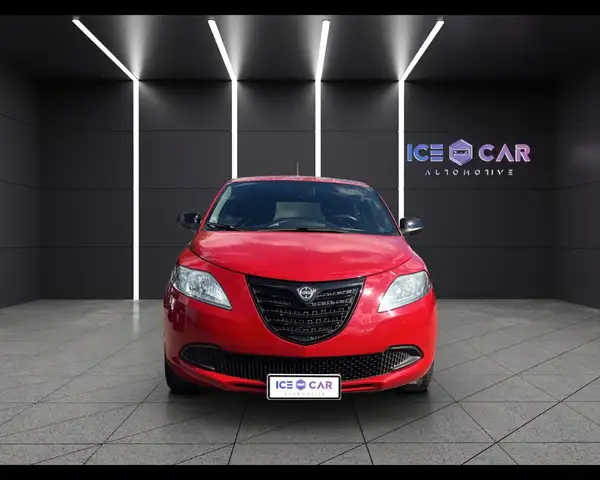 Lancia Ypsilon view 2