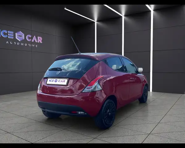 Lancia Ypsilon view 4