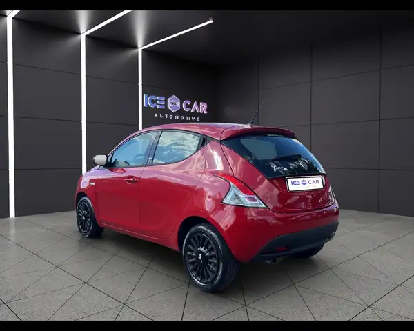 Lancia Ypsilon view 6