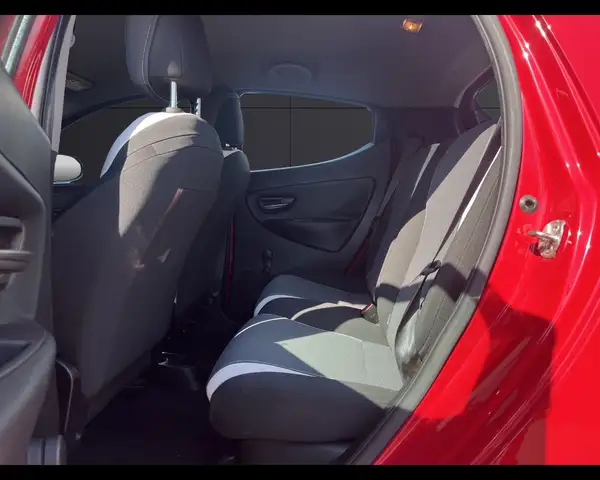 Lancia Ypsilon view 13