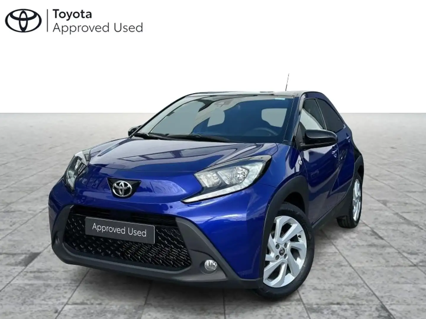 Toyota Aygo X PULSE Blauw - 1
