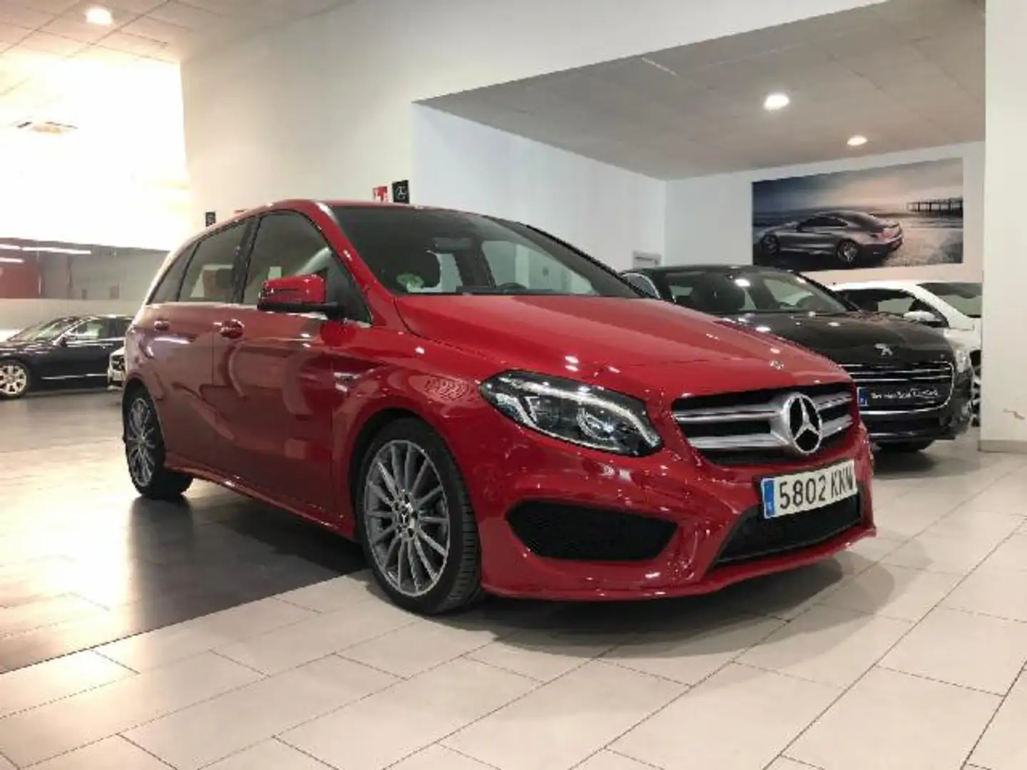 Mercedes-Benz B 200 -CLASS 2.1 D 136 5P Rojo - 1