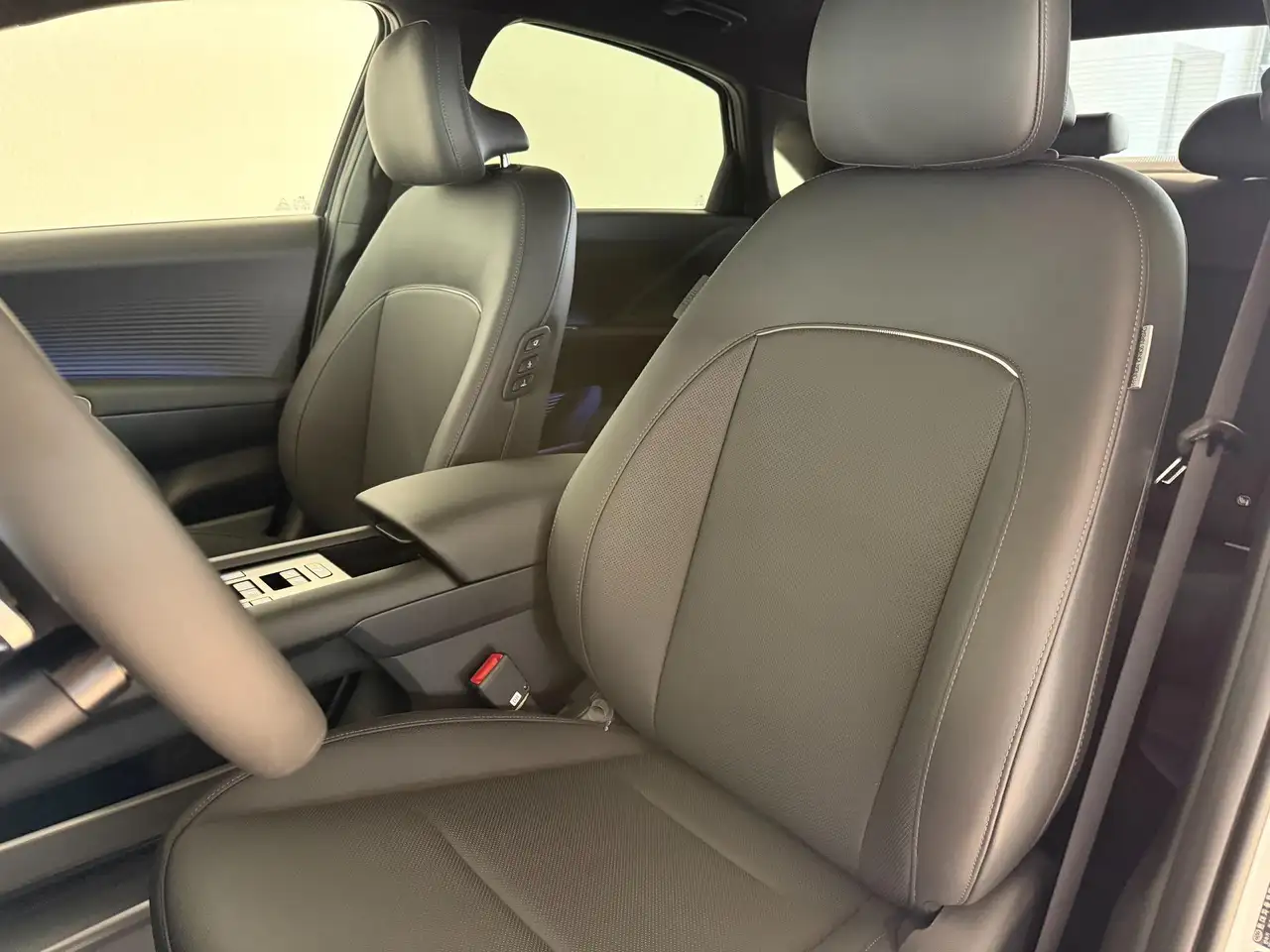 Hyundai Ioniq Top Line Long Range 77,4 kWh 4WD 239 kW (325 PS..., миниатюра 9