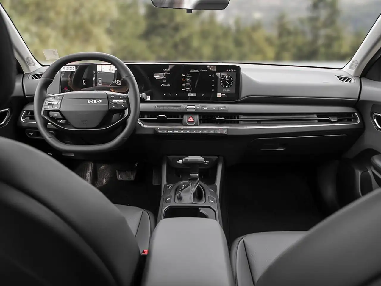Kia K4 снимка Kia K4