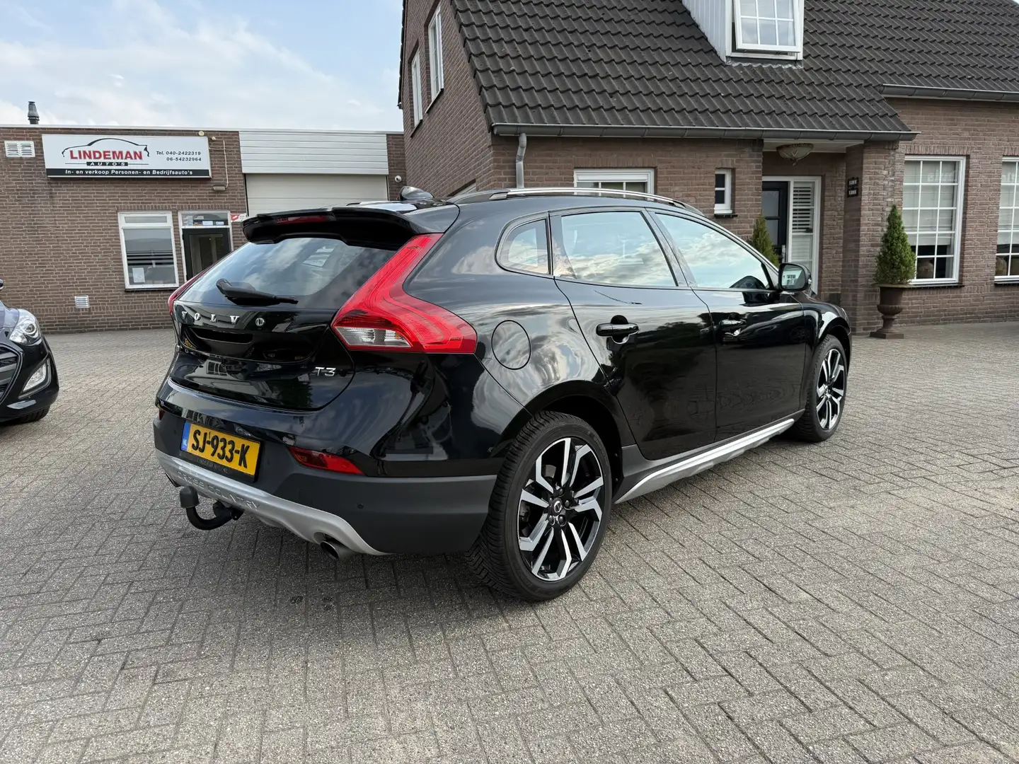 Volvo V40 Cross Country 1.5 T3 Aut. Navigatie Leder Stoelverw. Xenon Negro - 2