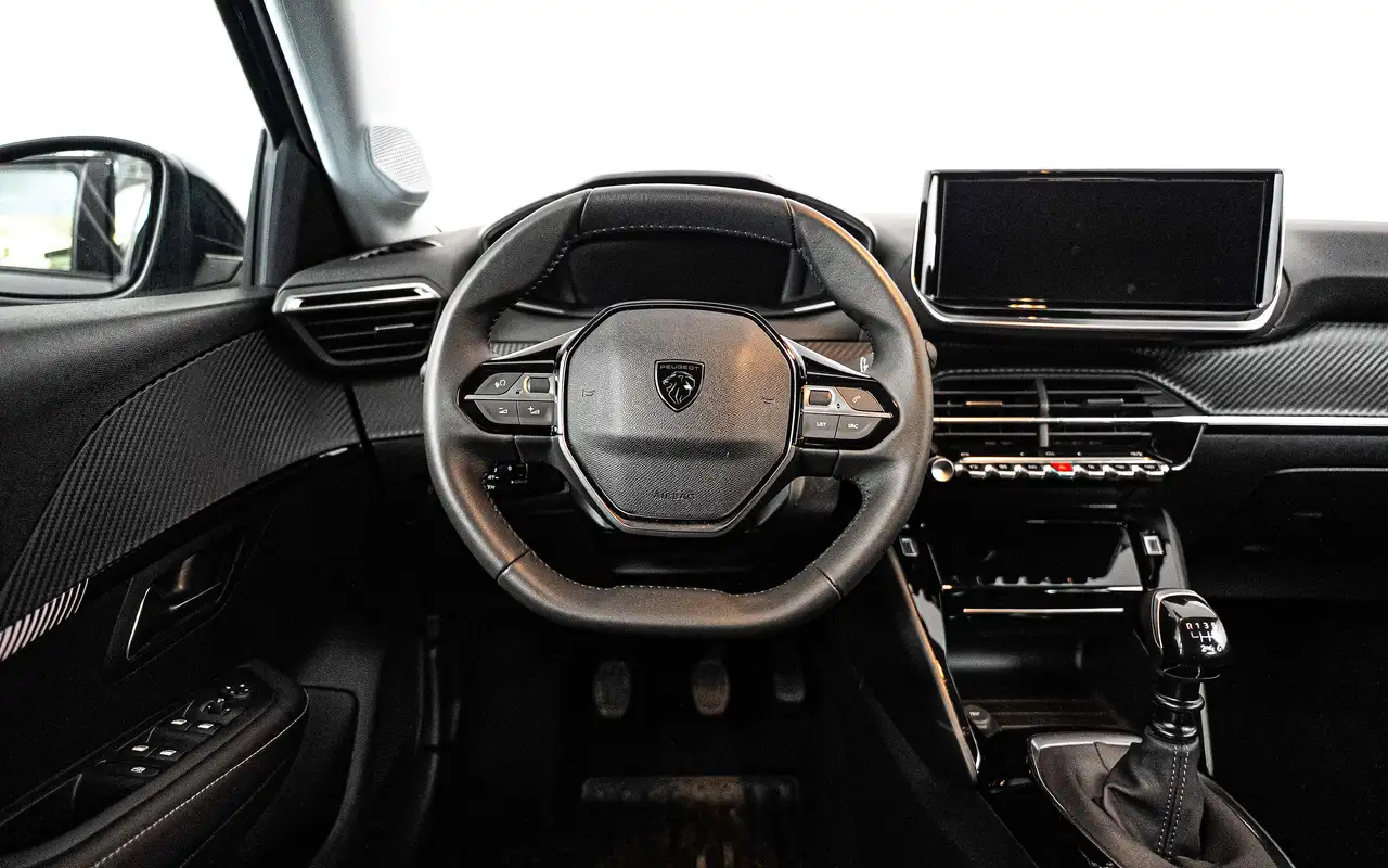 Peugeot 208 1.2 Turbo Allure 11