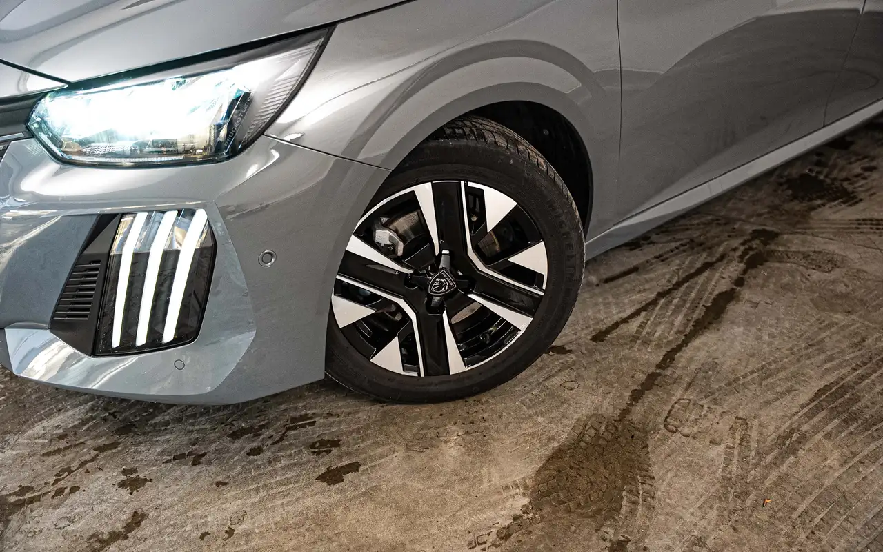 Peugeot 208 1.2 Turbo Allure 5