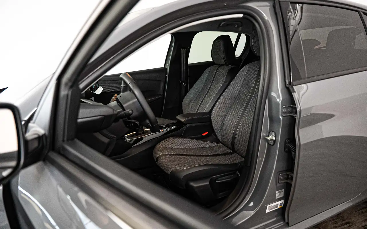 Peugeot 208 1.2 Turbo Allure 9