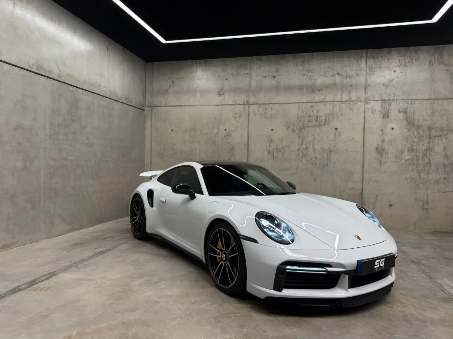 Porsche 992 Turbo S Coupé PDK Blanc - 1