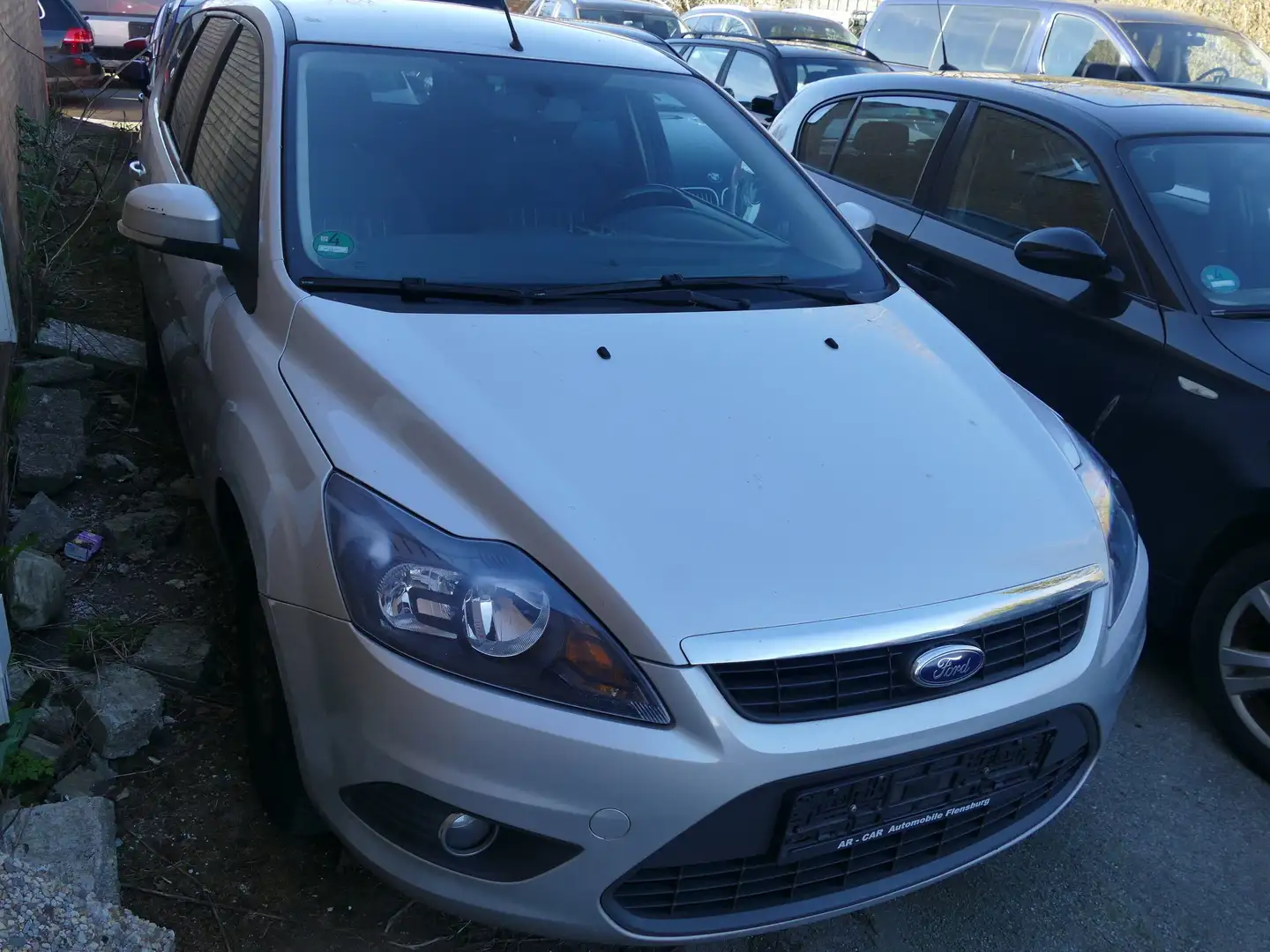 Ford Focus Turnier Kom 1.6 TDCi Klimaautomatik  HU/AU 03/2025 Silber - 2